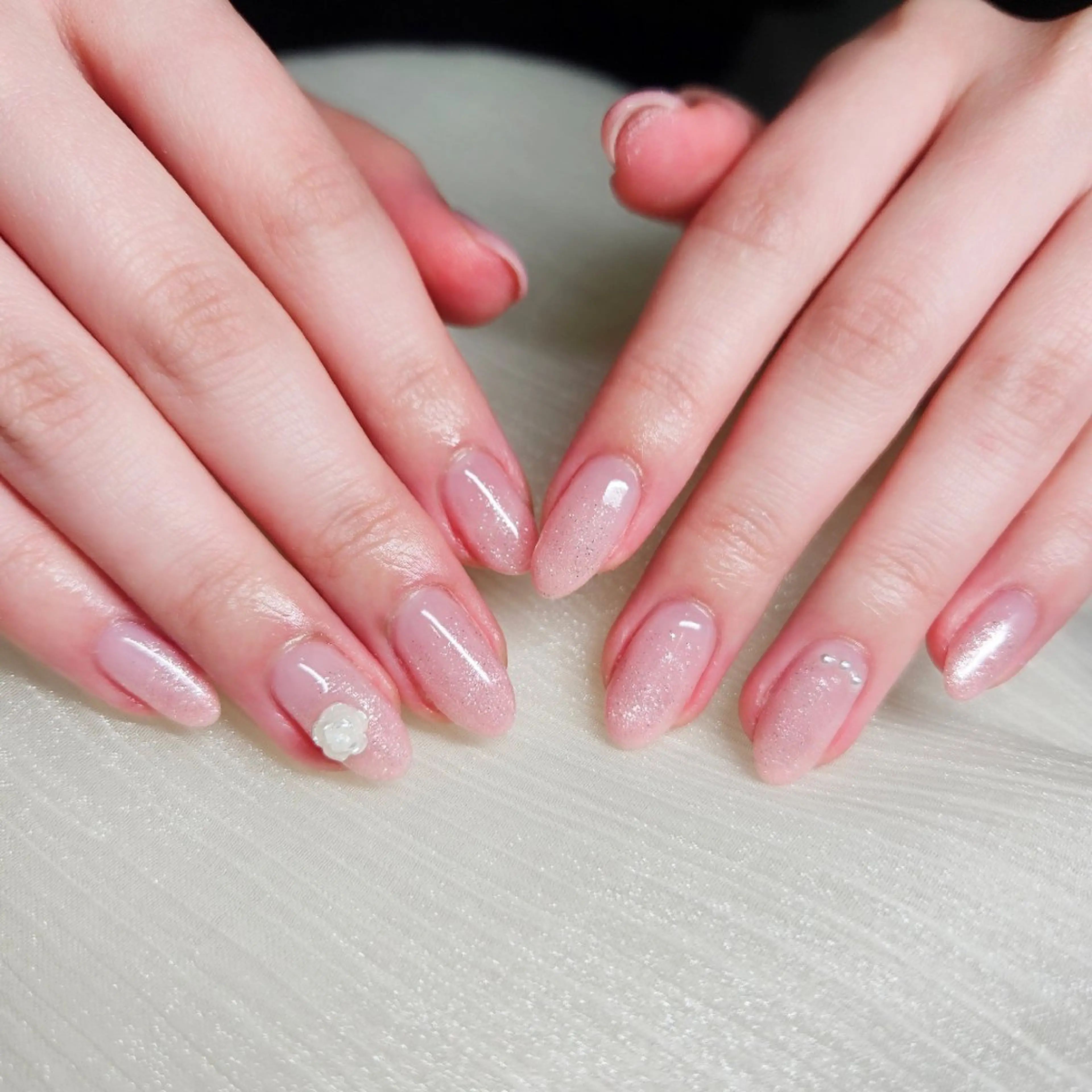 ネイル グラデーション ラメ(グリッター) ラメグラデーション ピンク ハンドネイル nagisa 🩰🫧のネイルデザイン