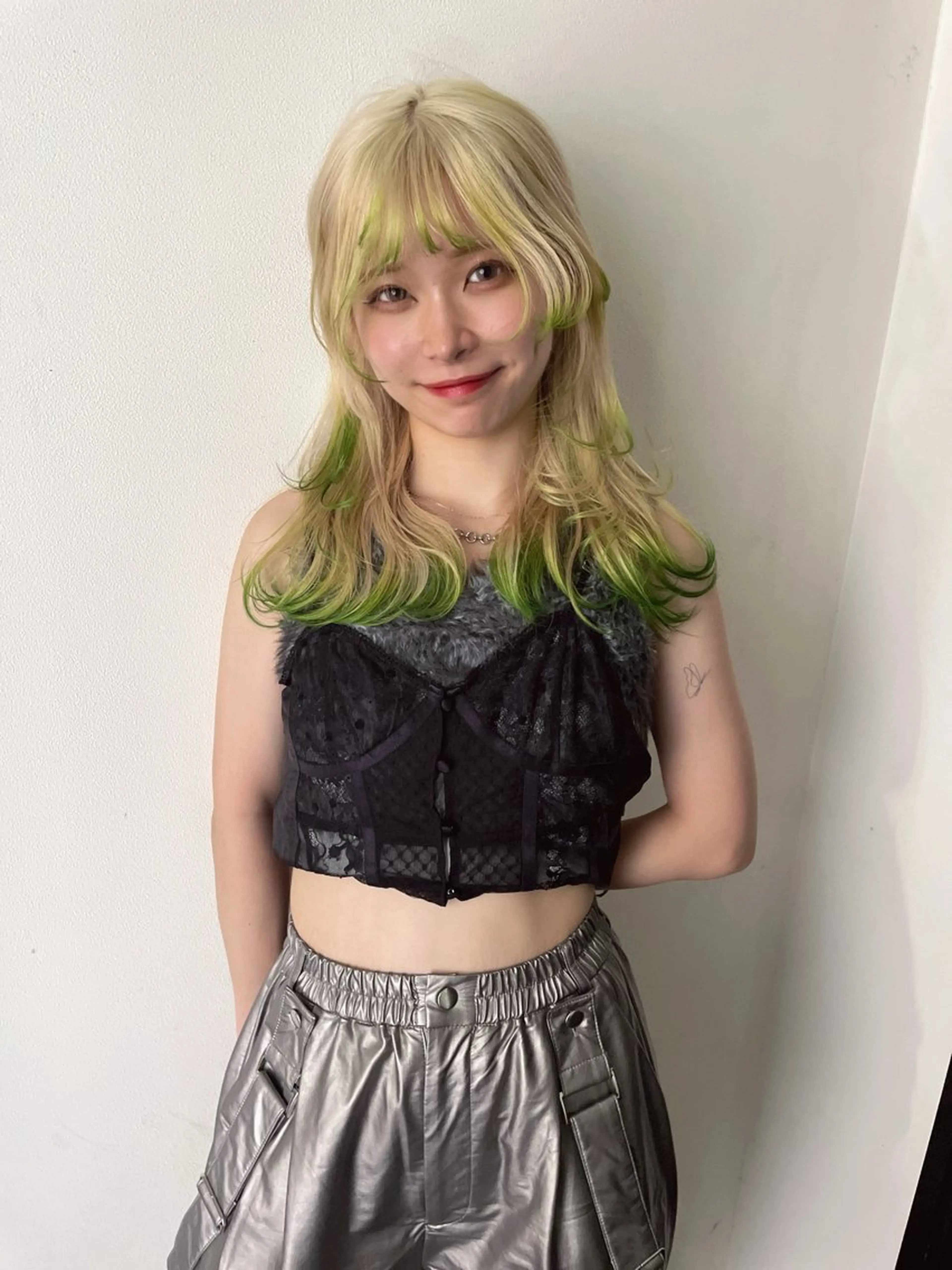 セミロング 顔まわりレイヤー 顔周りカット レイヤーカット ブリーチ/ベージュ 💕/momoaのヘアスタイル