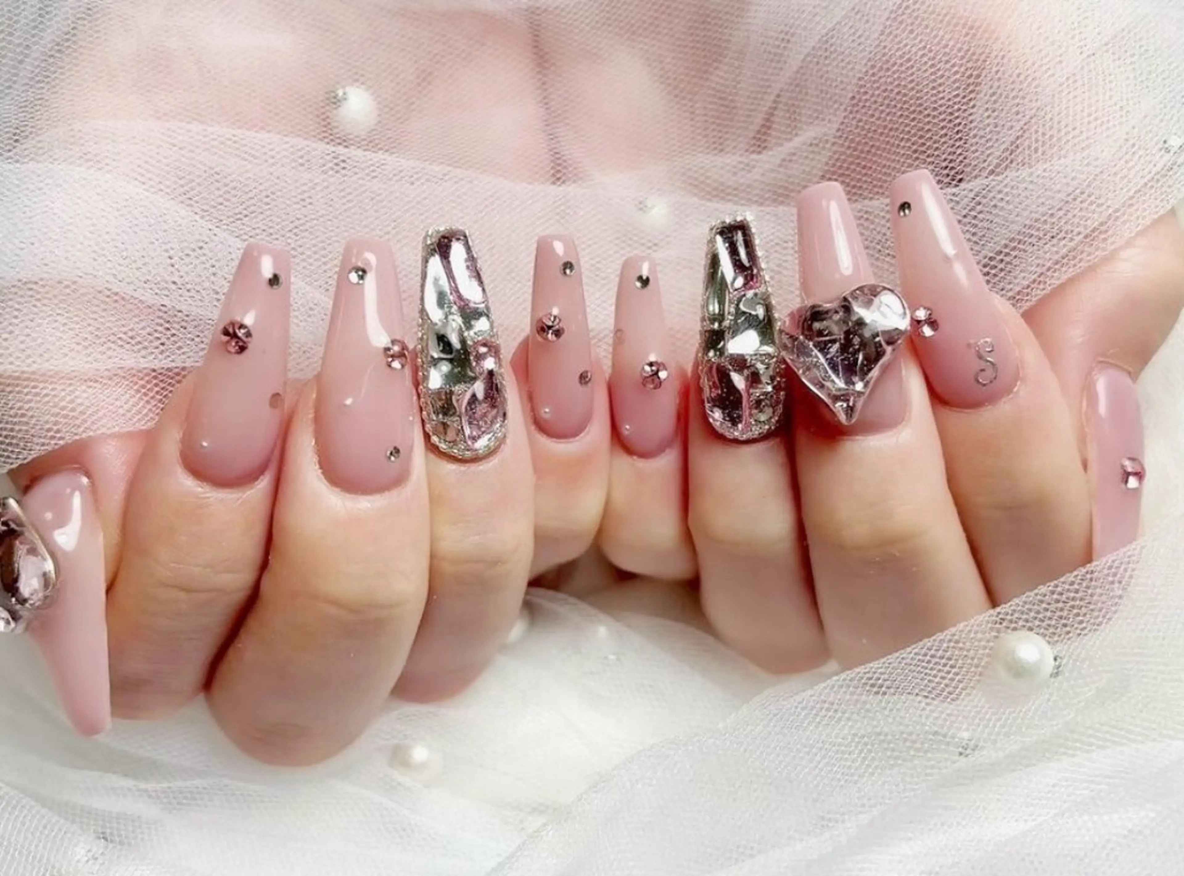 ネイル ジェルネイル 韓国ネイル ロングネイル マグネットネイル ミラーネイル ハンドネイル Roi〈ロワ〉 Reikaのネイルデザイン