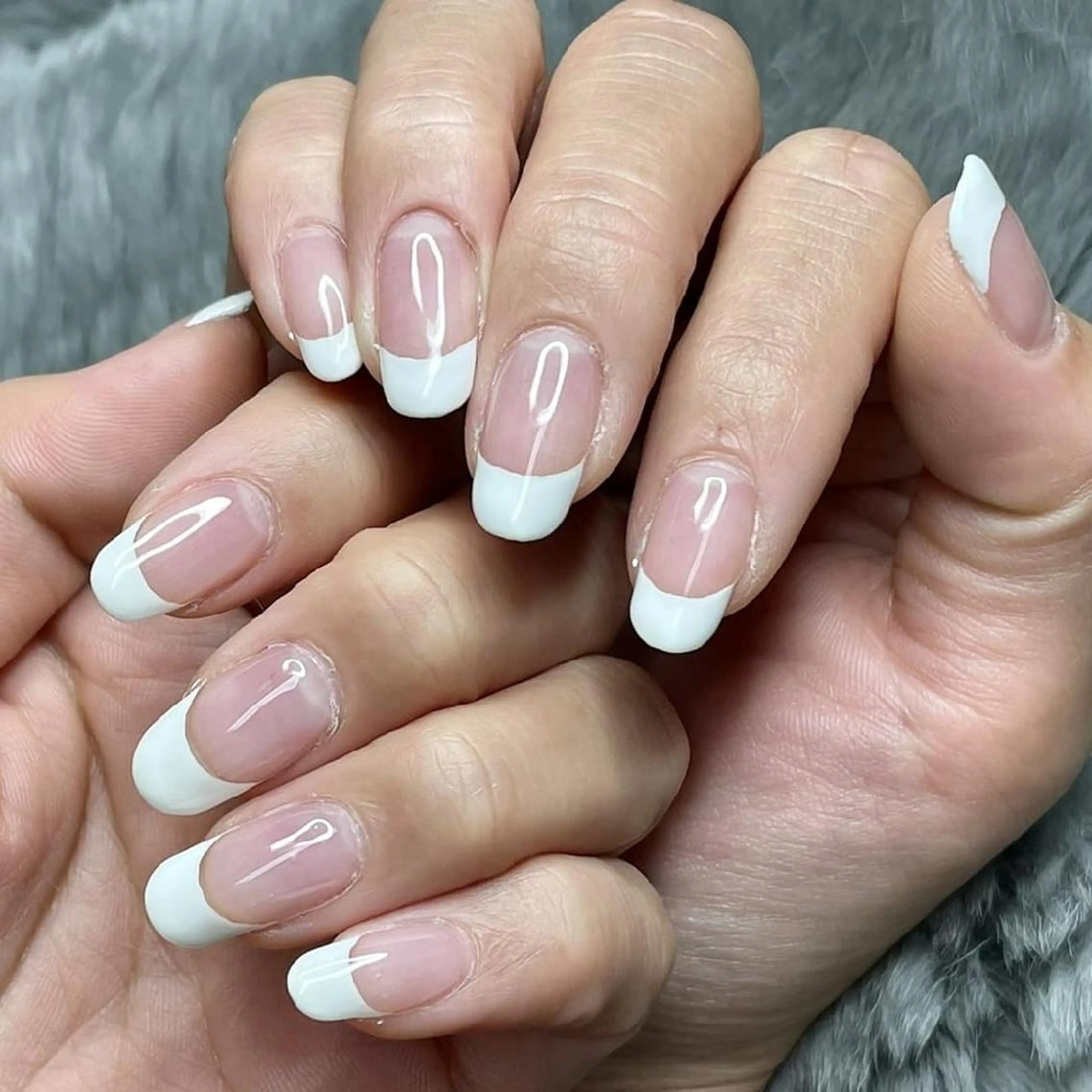 ネイル フレンチネイル ホワイト xuxa【シューシャ】所属・Liola (xuxa内)のマツエク・マツパデザイン