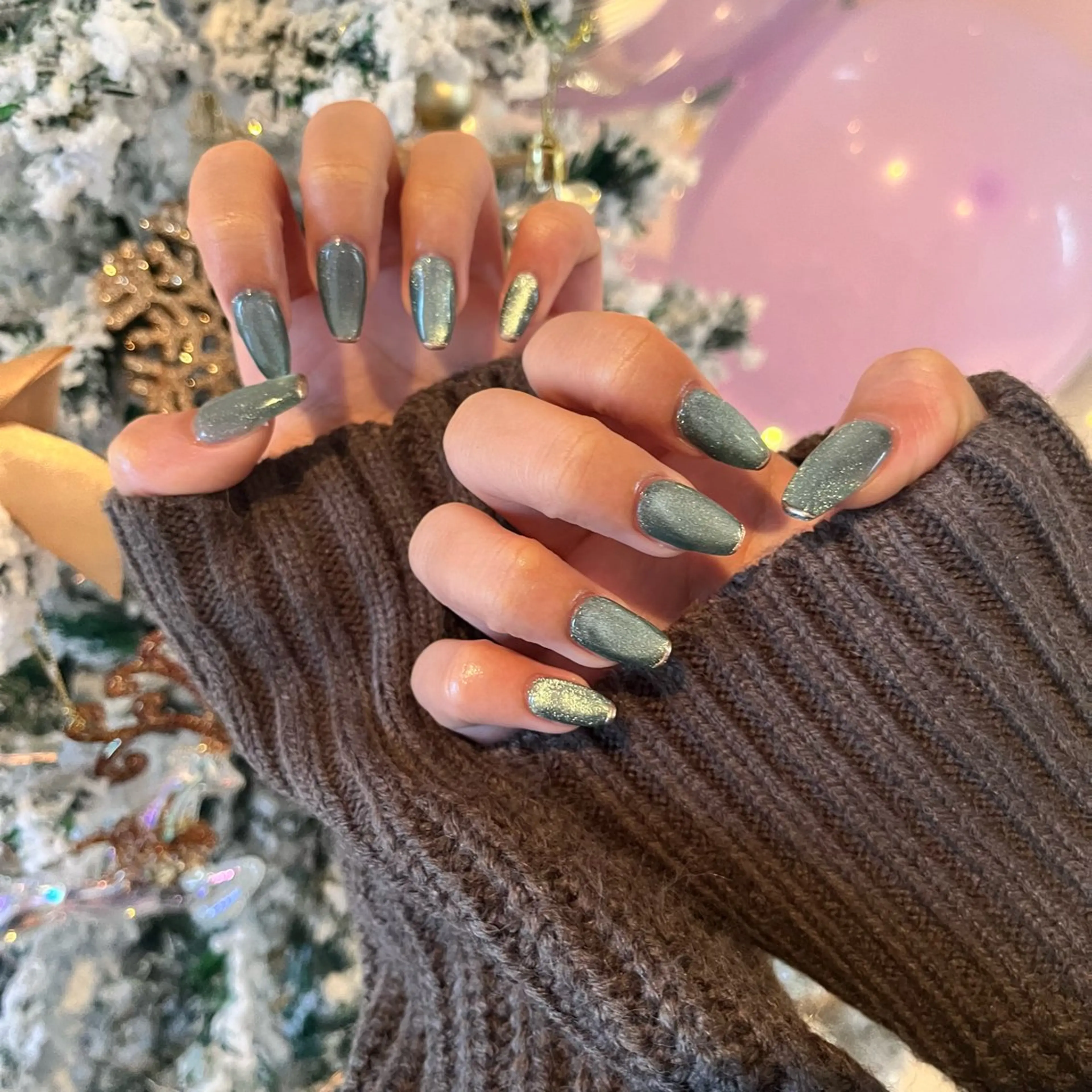 ネイル フレンチネイル グリーン キラキラネイル マグネットネイル ミラーネイル ハンドネイル DariL Ayaのネイルデザイン