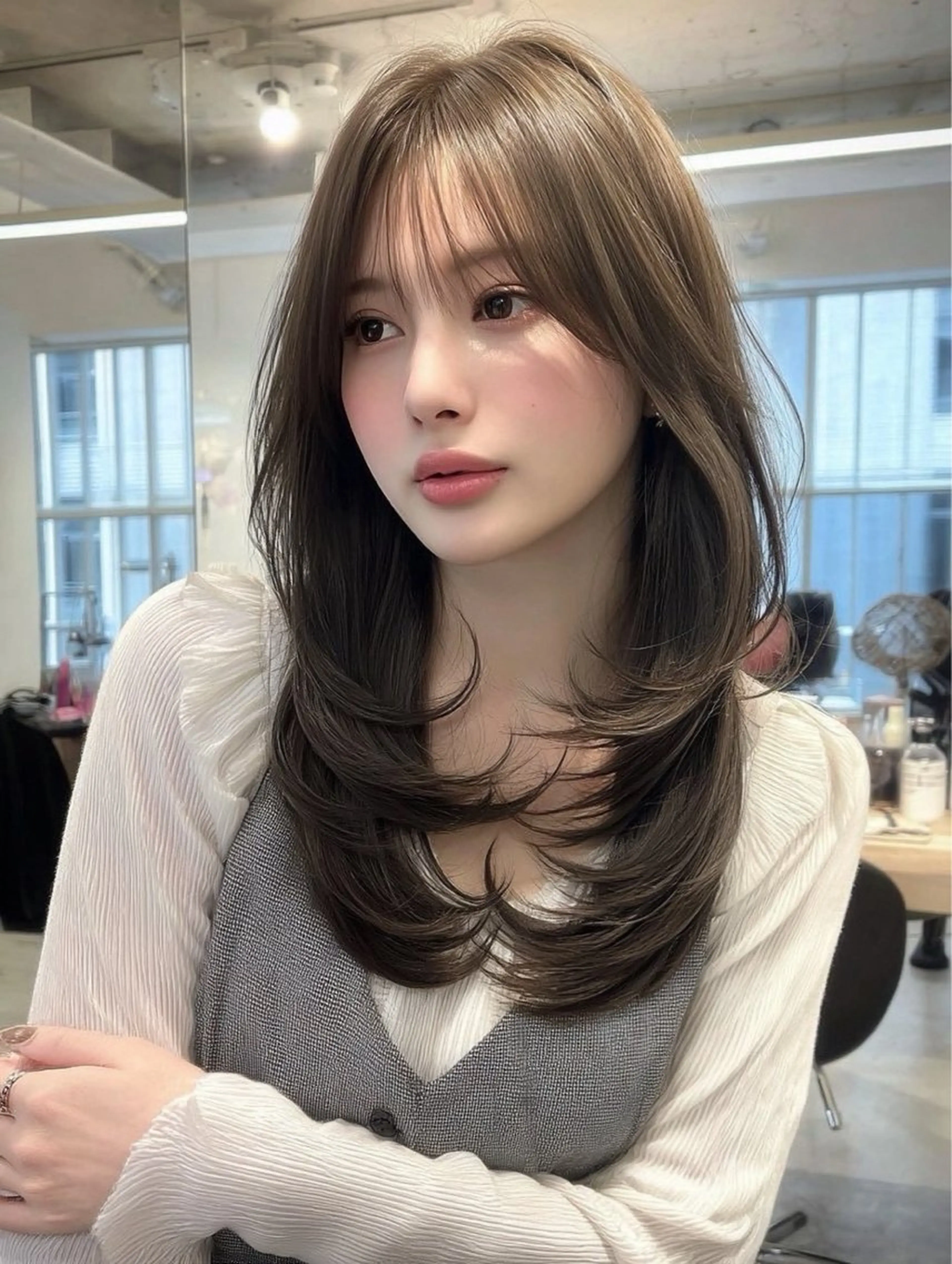 ロング カラー ロングレイヤー 透明感カラー くびれヘア 顔周りカット 韓国風ヘア カット ヘアカラー トリートメント 🫧ナオ🫧 /韓国 ヘア/ マンツーマンのヘアスタイル