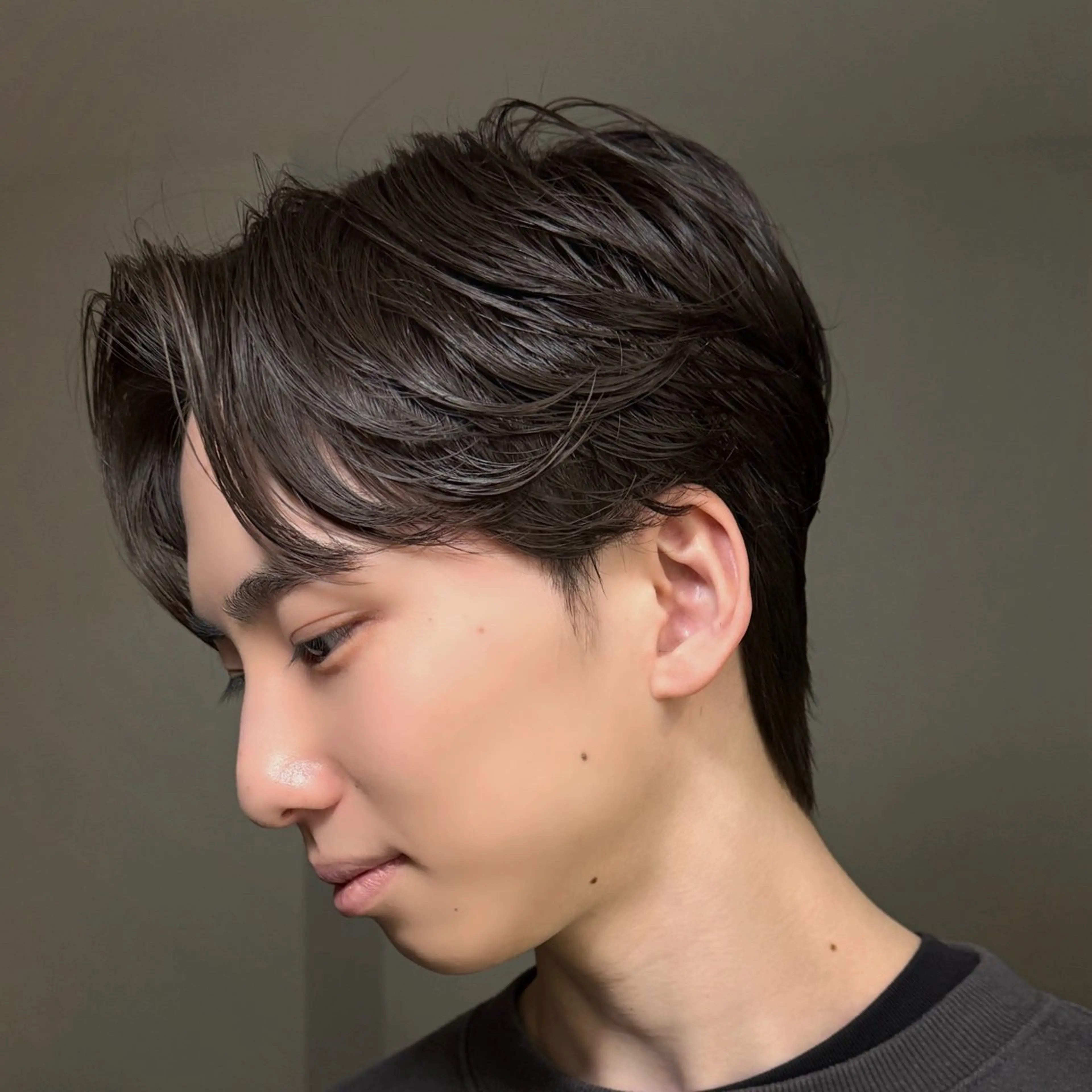 パーマ メンズ センターパート ダウンパーマ フェザーパーマ メンズ韓国風 マッシュ カット パーマ センターパート特化/ メンズカット/ヒロキのヘアスタイル