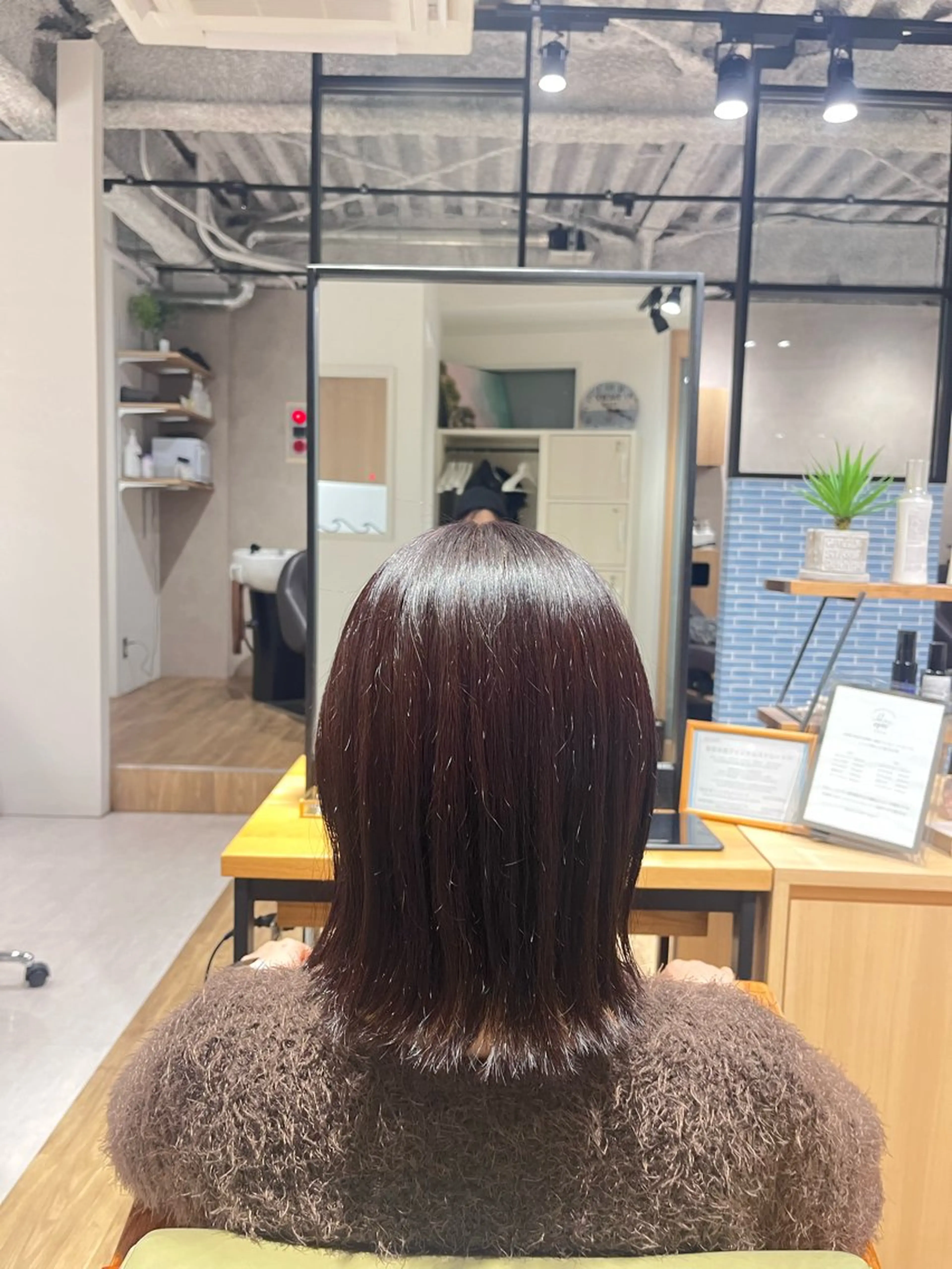 ミディアム カラー レイヤーカット 武田 綺音のヘアスタイル