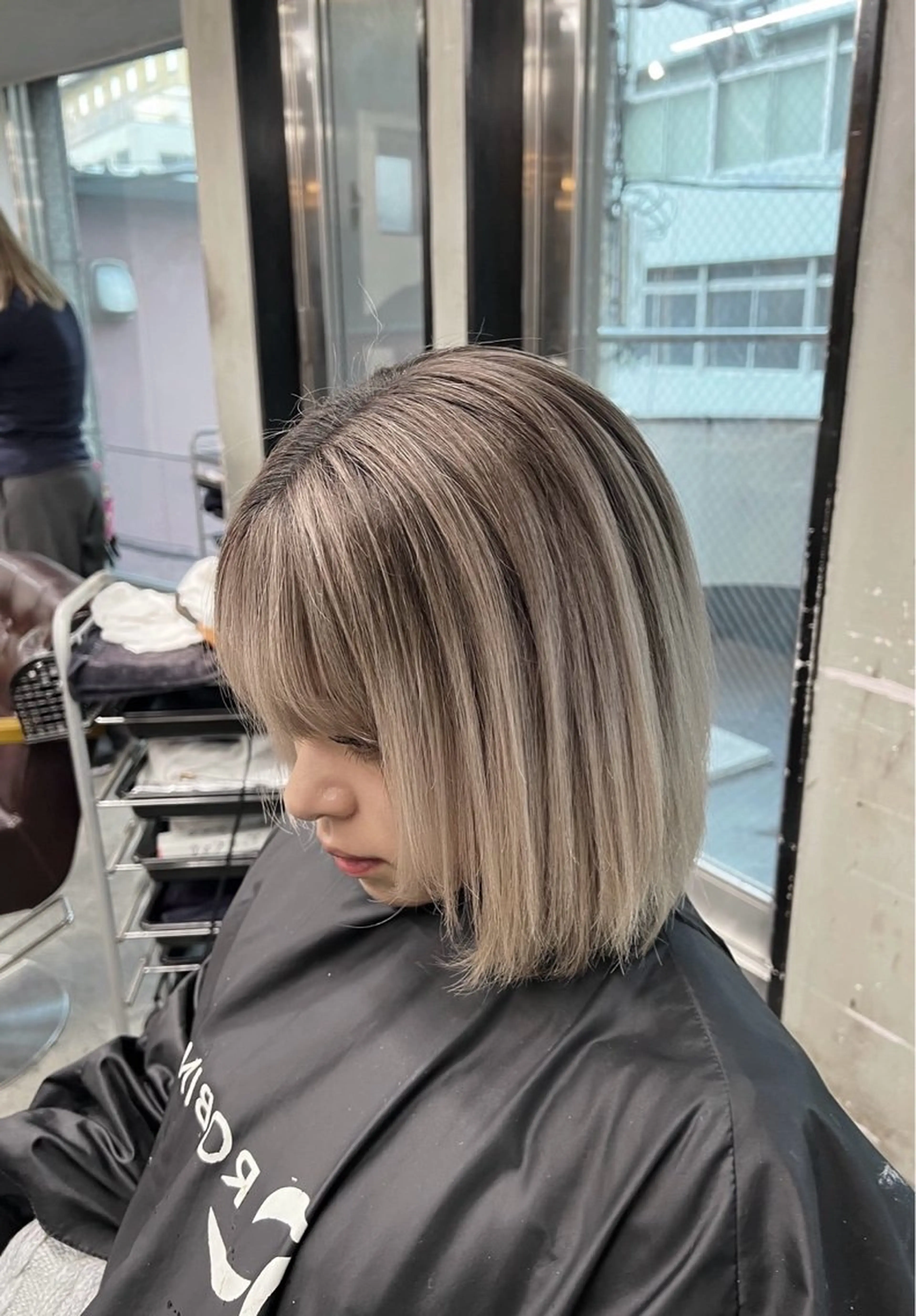 ショート カラー バレイヤージュ シルバー ホワイトシルバー レイヤーカット ヘアカラー トリートメント 指名数No.1 /NAOYAのヘアスタイル