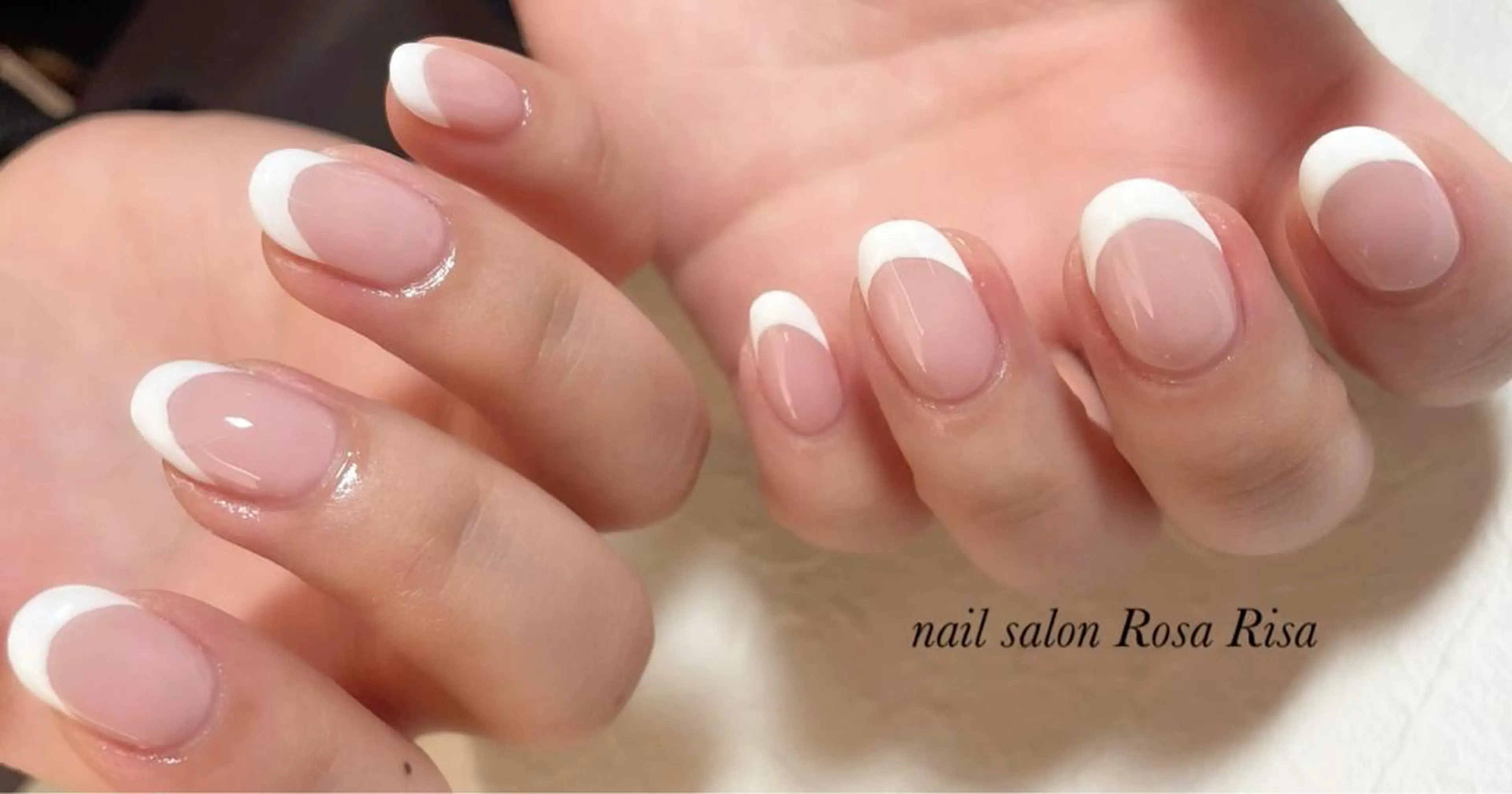 ミディアム ネイル フレンチネイル ネイルスタジオ シェイクユアハンズのネイルデザイン