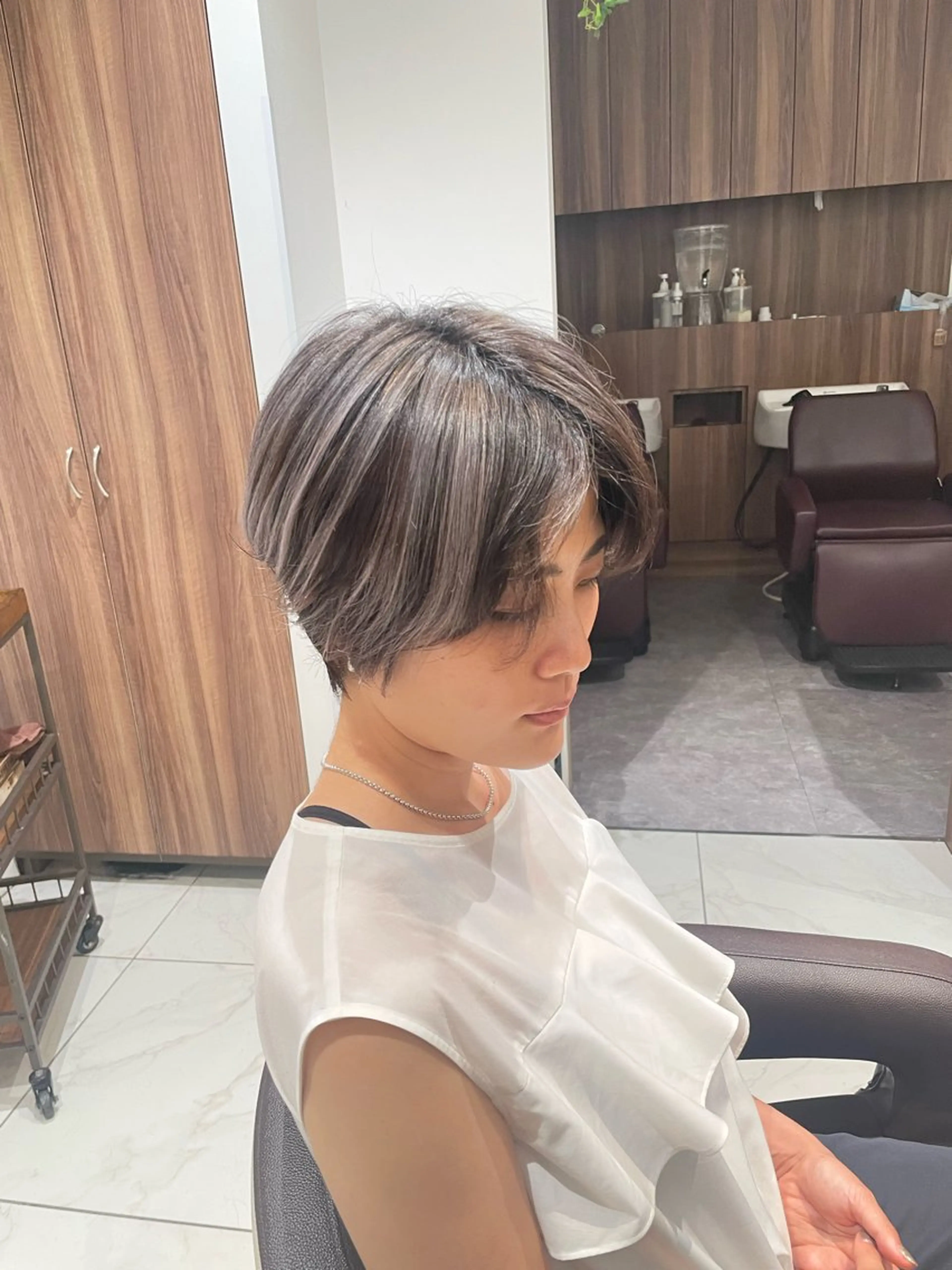 ショート カラー バレイヤージュ ハイライトカラー ハイライト レイヤーカット 🇰🇷韓国ヘア★ 副店長.쿠리타⭐︎のヘアスタイル