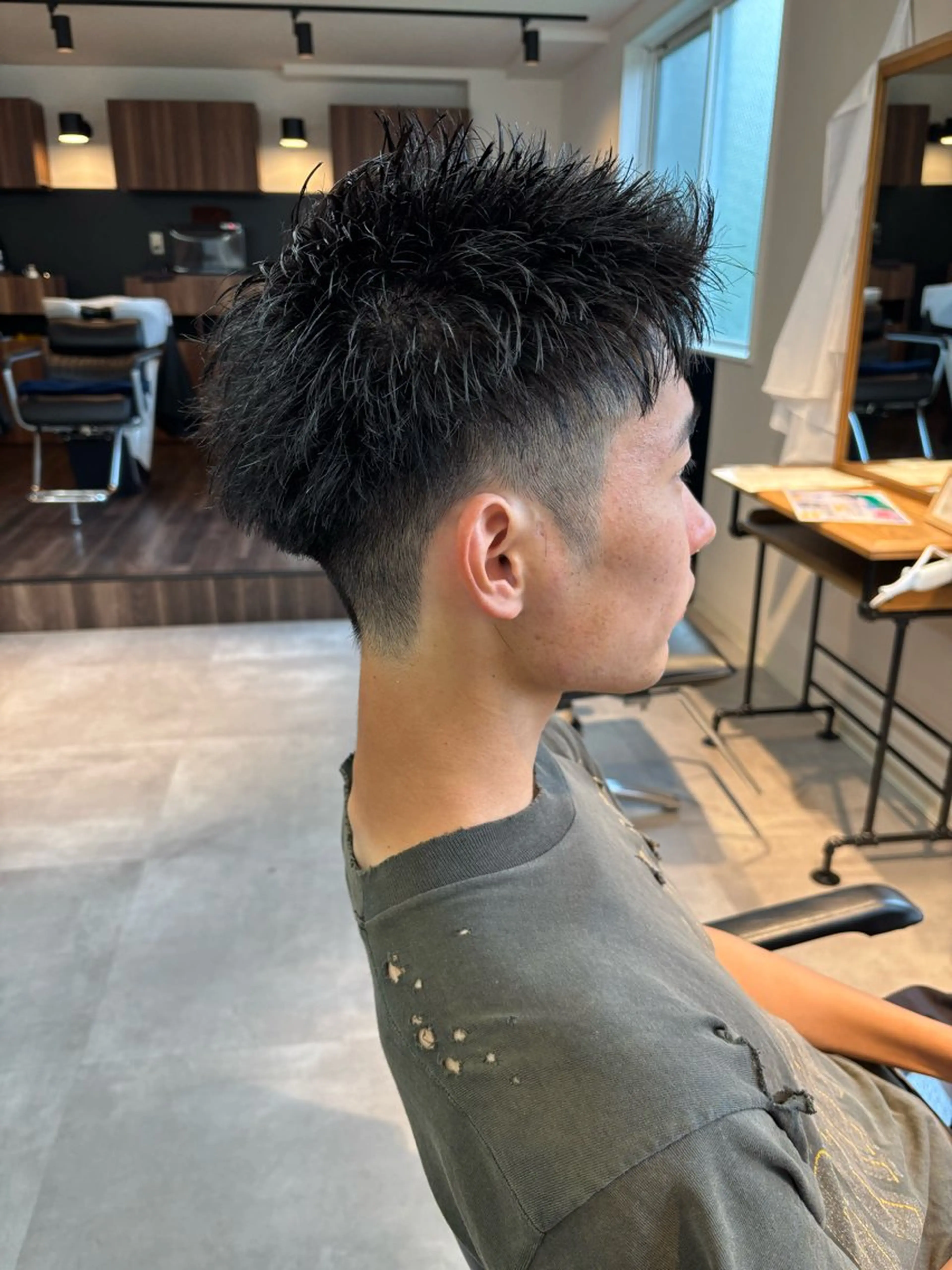 メンズ スパイキーショート ツーブロック カット 保立/フェザーパーマ /メンズカット千葉のヘアスタイル