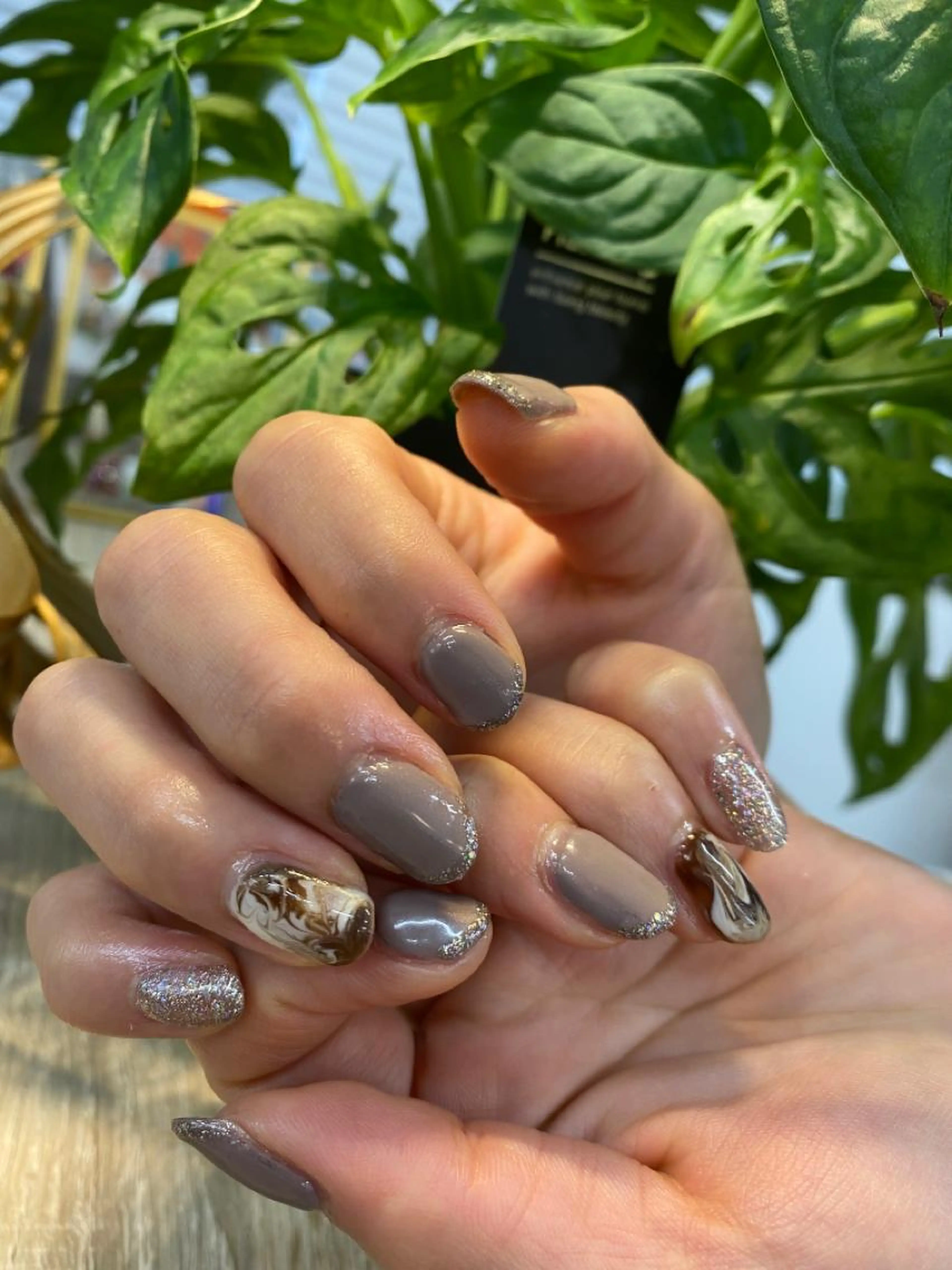 🧚🏻♀️ハンドネイル 手書きアート2本までオーダーok💅アート以外は補足をご確認ください♪の写真