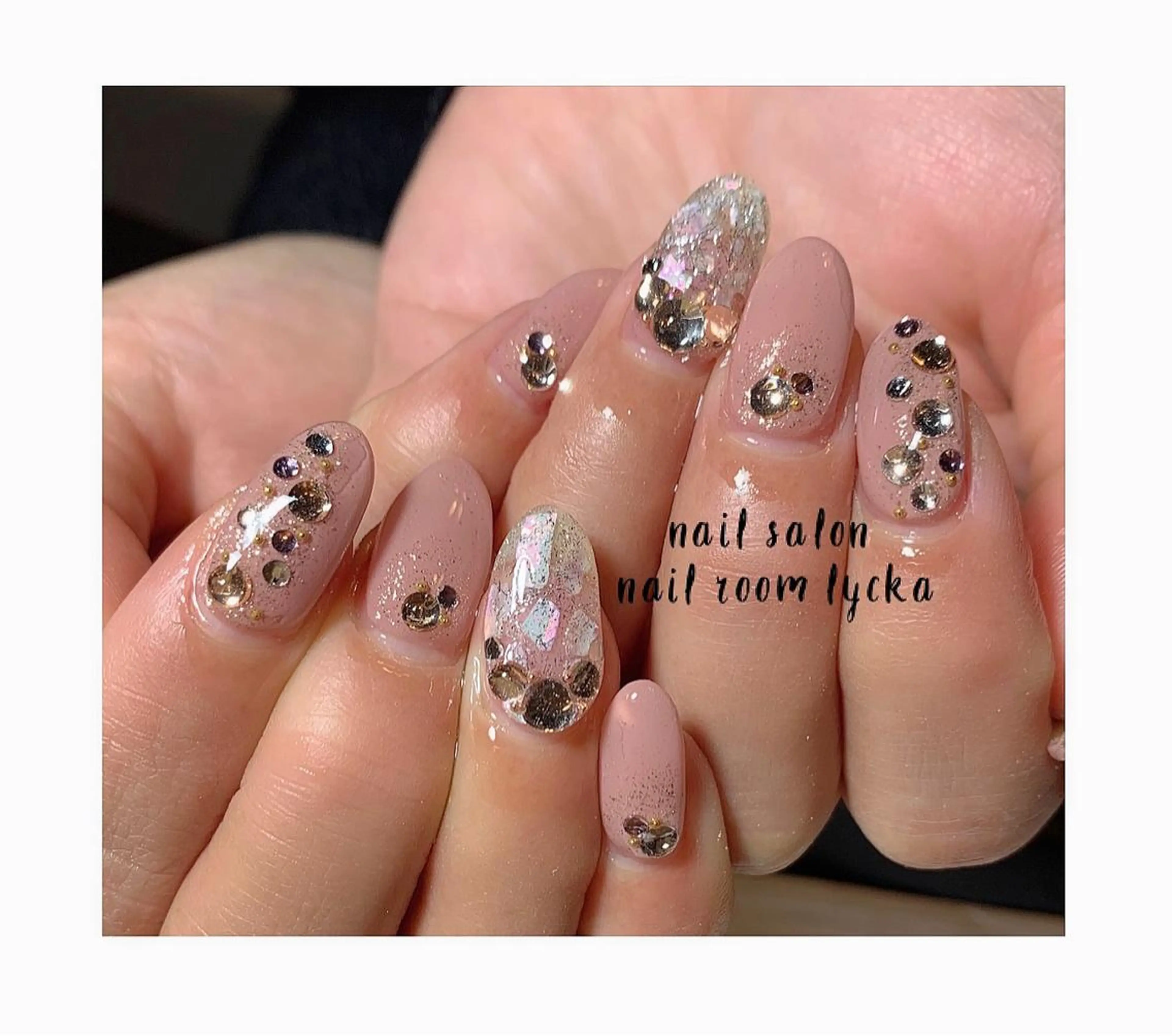 ネイル ジェルネイル パラジェル 冬ネイル ﾈｲﾙﾙｰﾑﾘｯｶ 𝐦𝐚𝐲𝐮のネイルデザイン