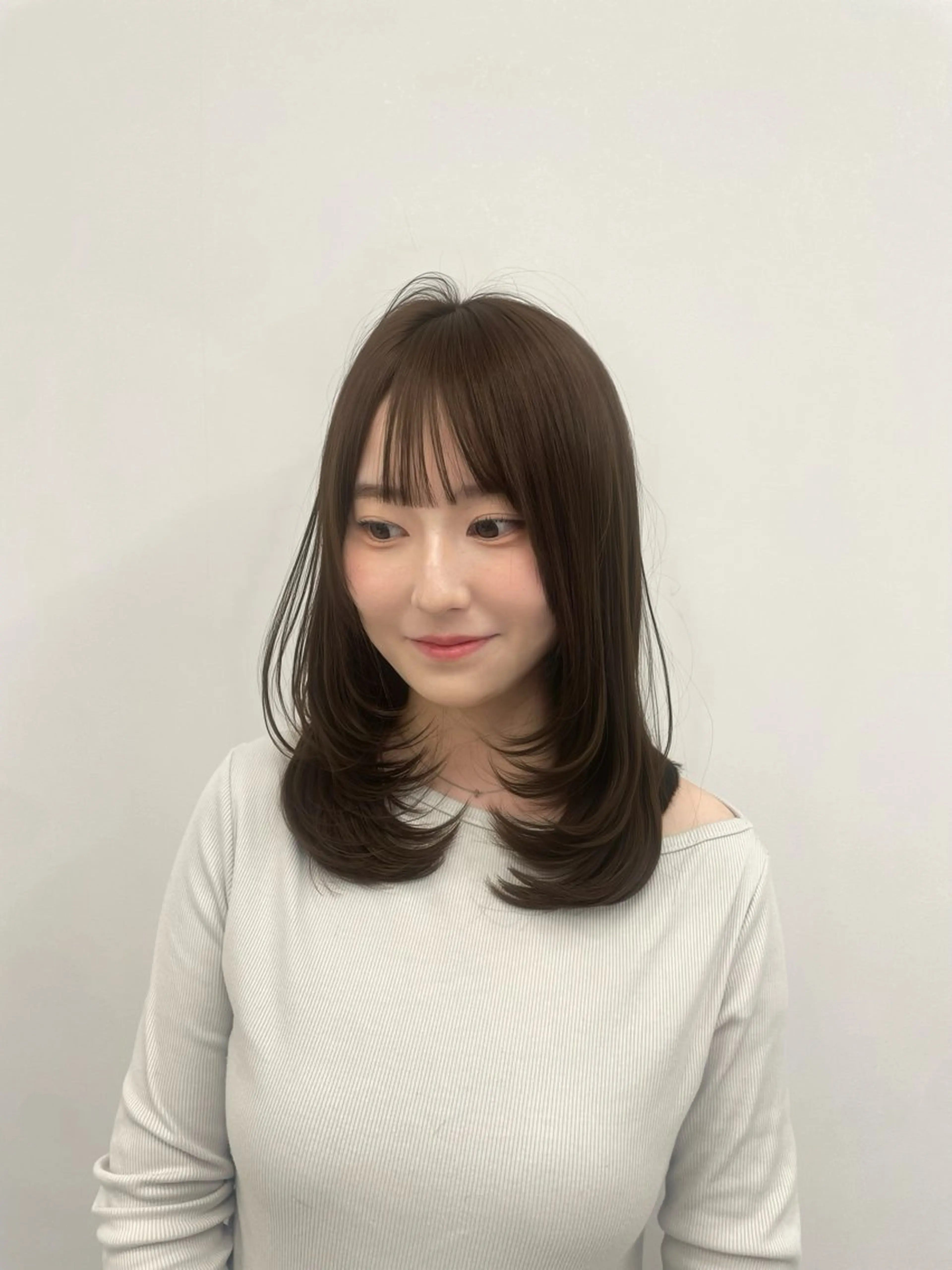 ロング カラー ベージュカラー ミルキーベージュ カット ヘアカラー トリートメント ヘアセット 🦋顔周りカット/レ イヤー/ユリ🦋のヘアスタイル