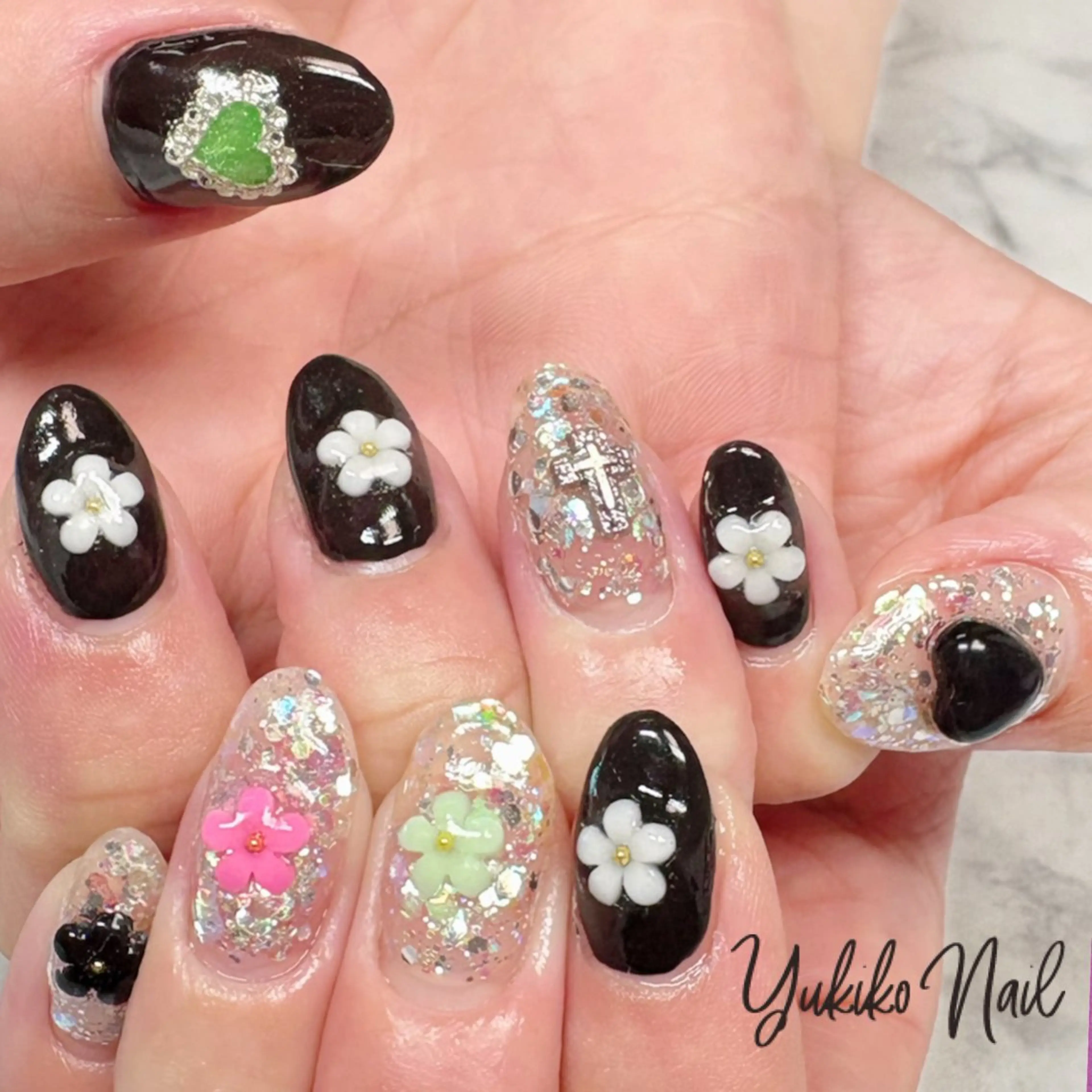 ネイル フラワーネイル キラキラネイル ラメ(グリッター) 春ネイル ハンドネイル ユキコ ネイルのネイルデザイン