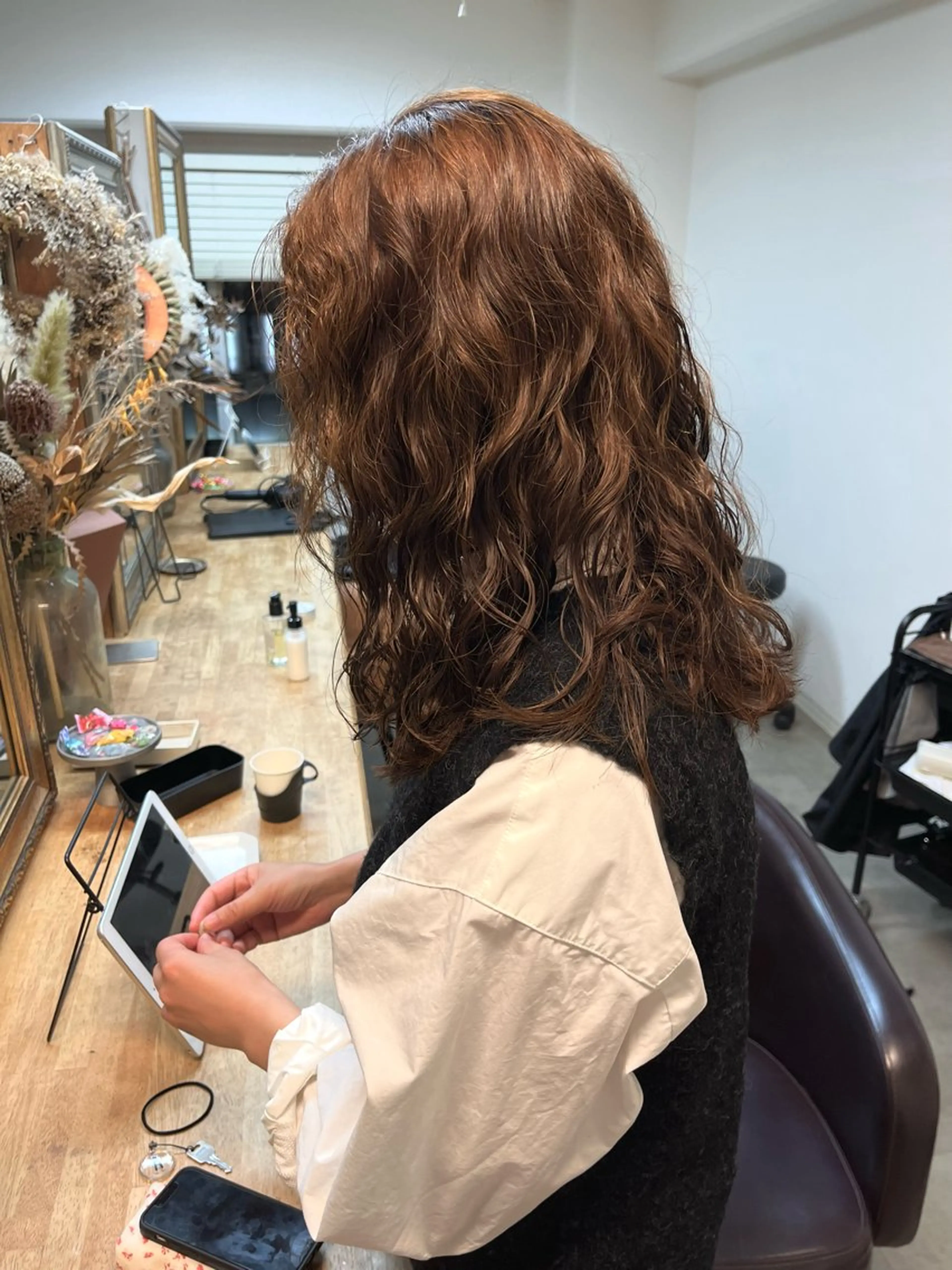 セミロング セミロングパーマ カット パーマ トリートメント ヘアセット 縮毛矯正✨グレー ジュカラー✨MOEのヘアスタイル