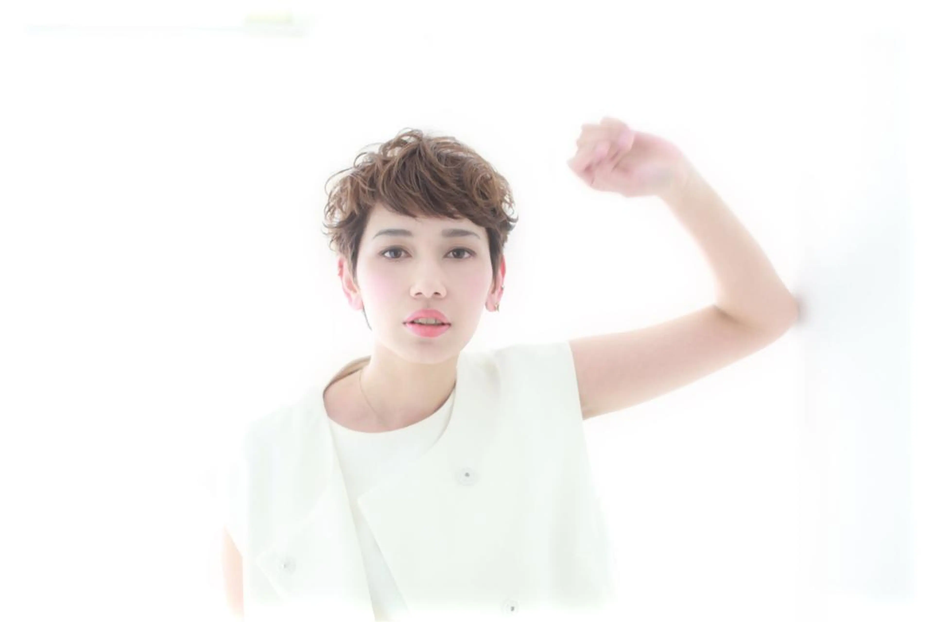 ショート カラー パーマ 奥野 紗弓のヘアスタイル