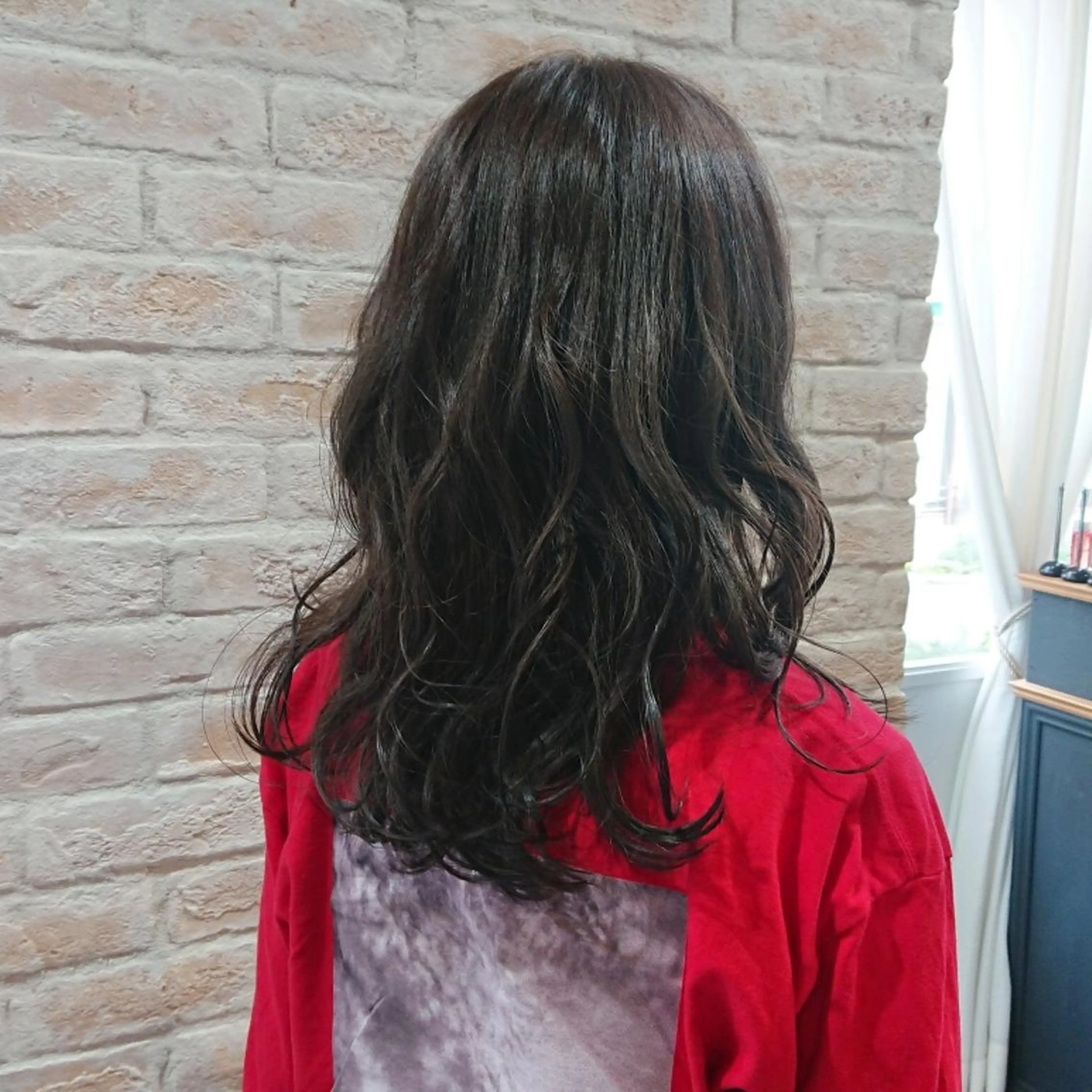 カラー ロング アッシュ ダークアッシュ イルミナカラー 赤松 摩美のヘアスタイル