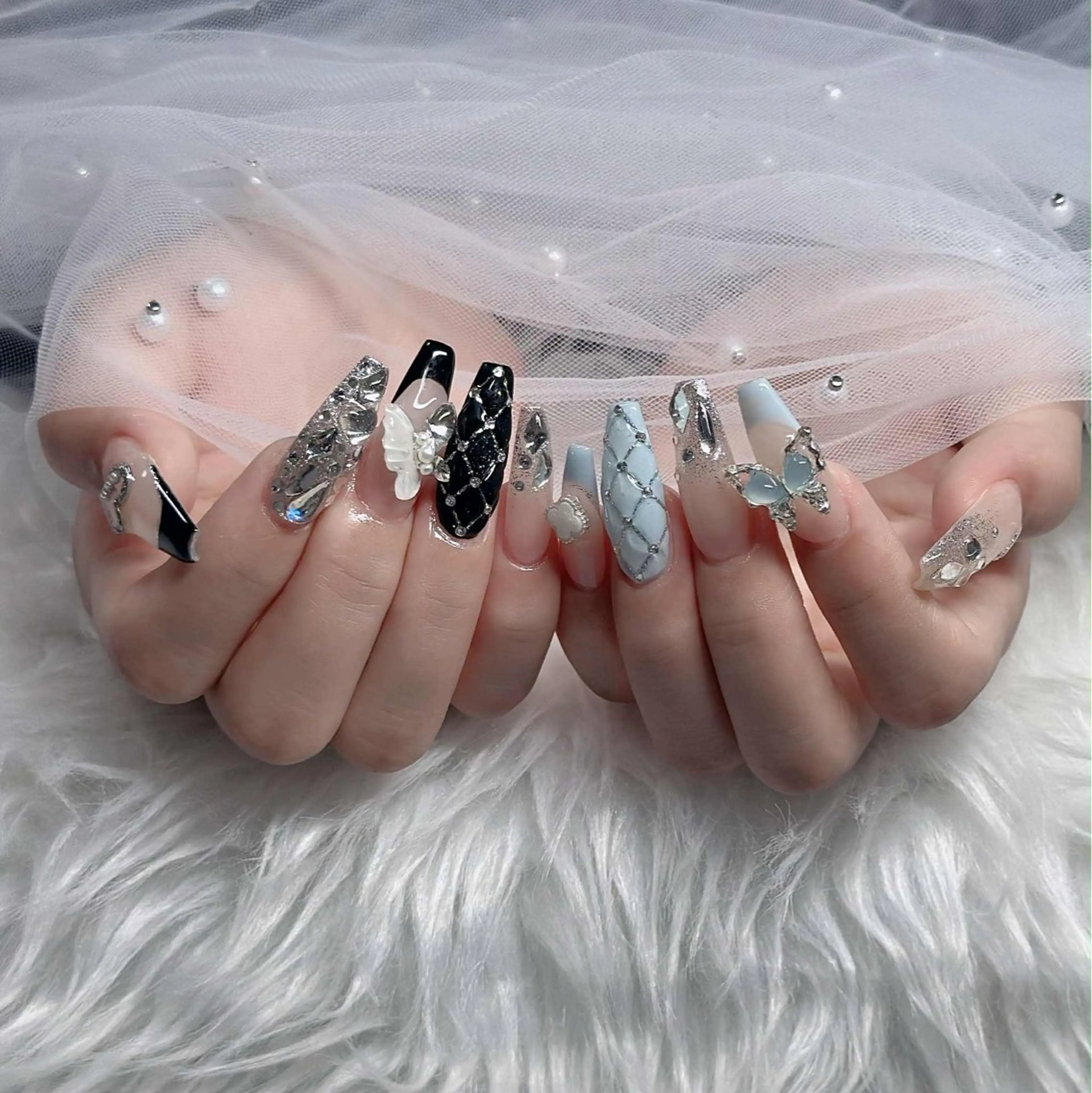 ネイル フレンチネイル ジェルネイル ガラスフレンチ ハロウィン ハート ハンドネイル H.baby Nail Salonのネイルデザイン