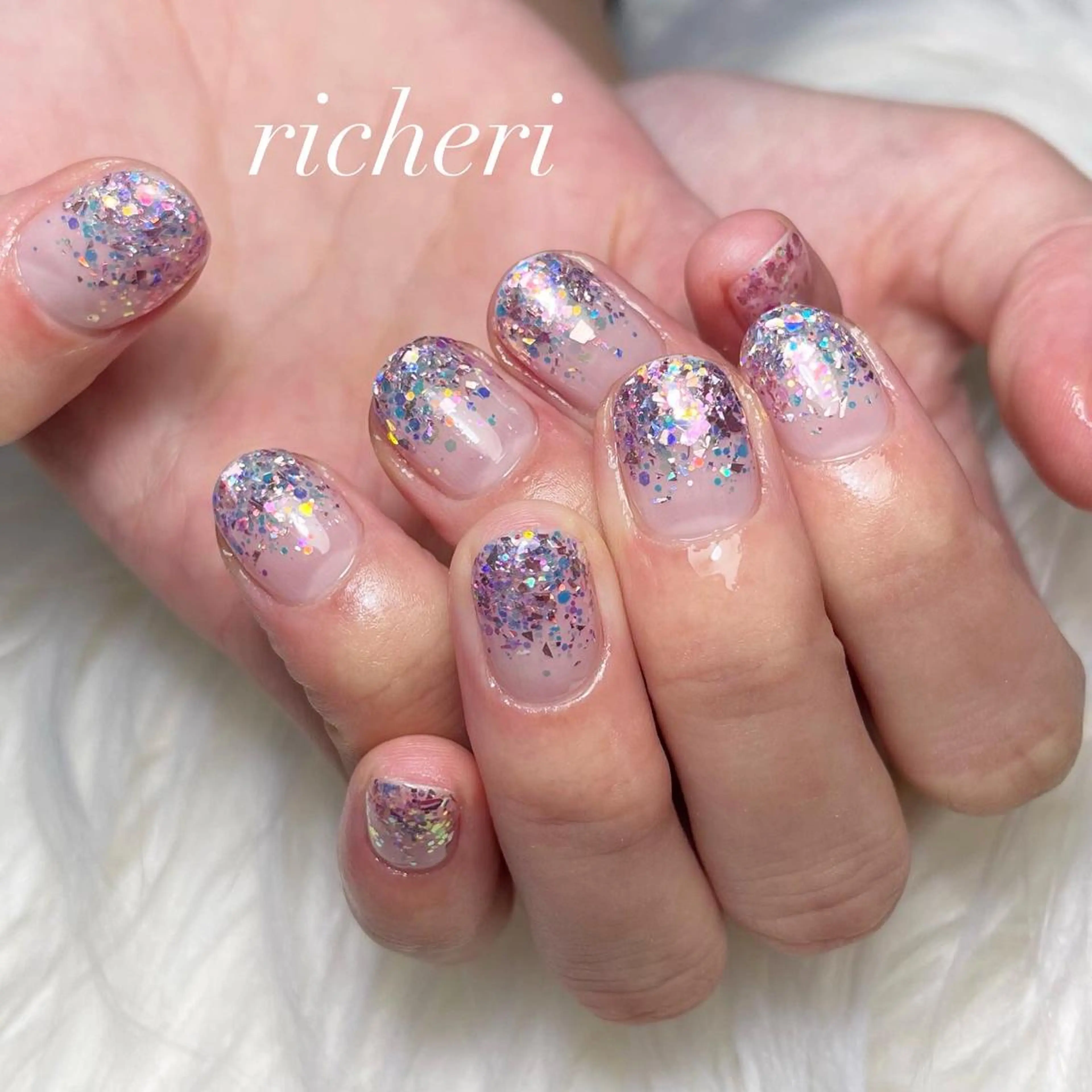 ミディアム ネイル 韓国風ヘア アートネイル フレンチネイル ジェルネイル ガラスフレンチ richeri beautyのエステ・リラクイメージ