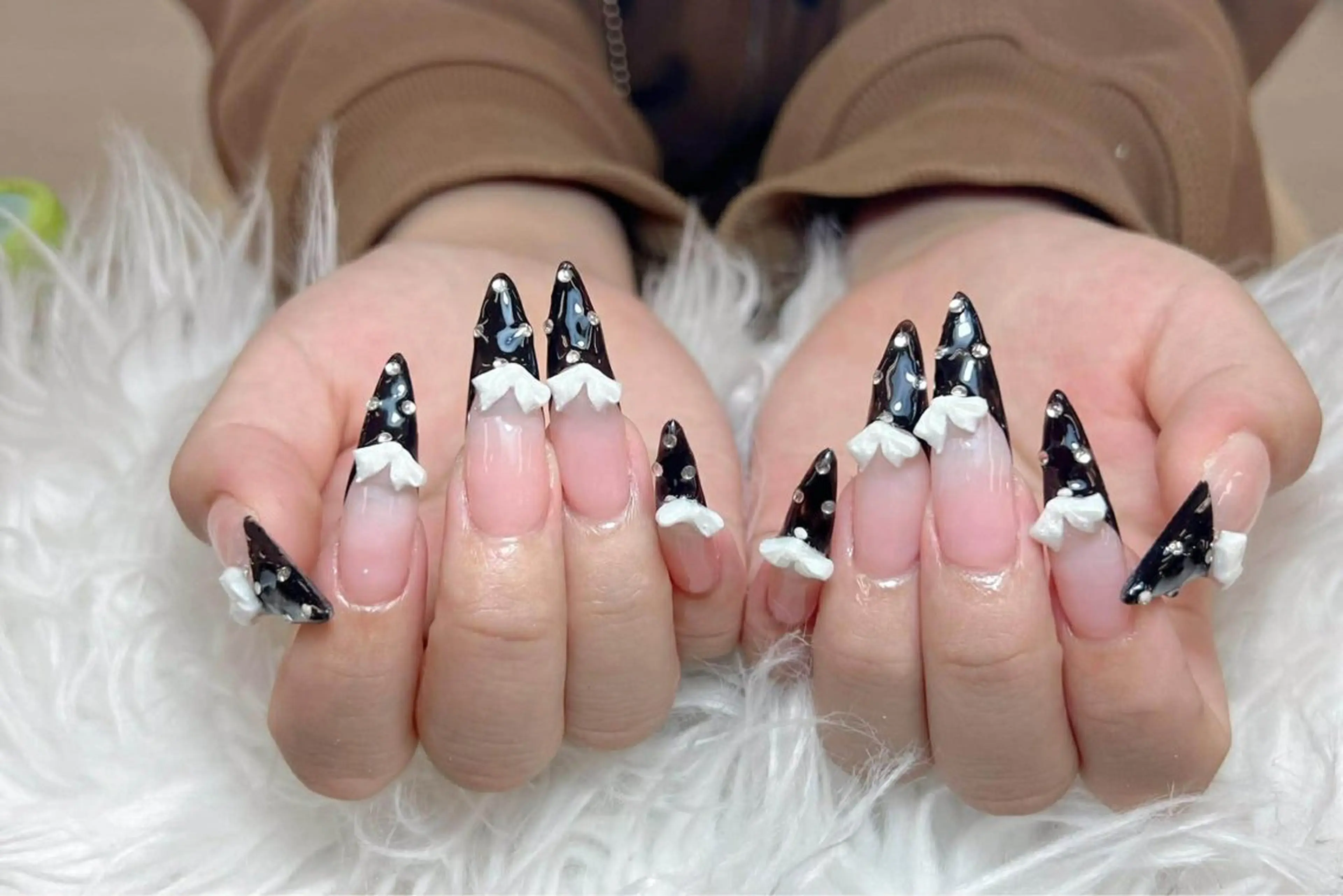 ネイル ハンドネイル ミン ゴテゴテネイルのネイルデザイン