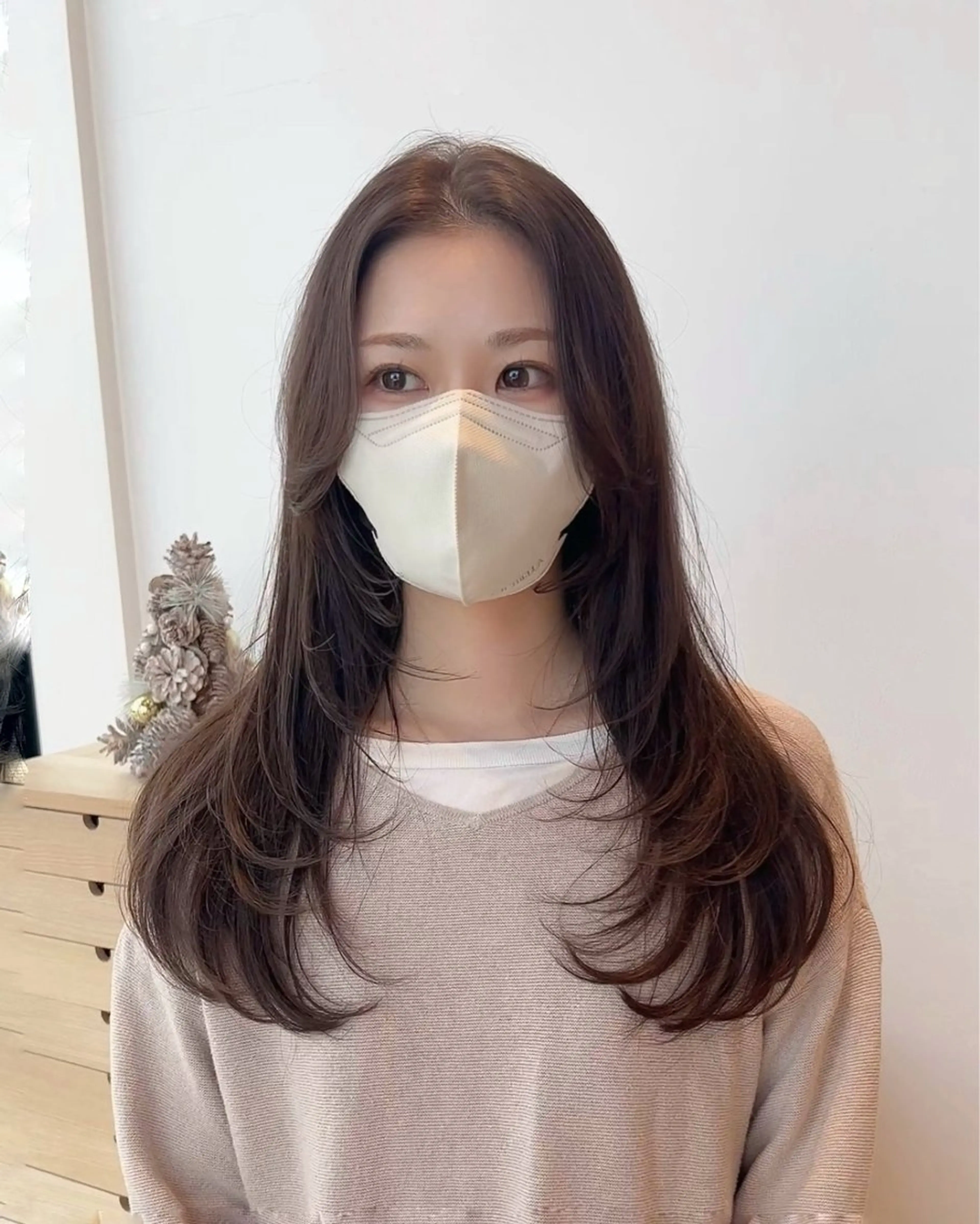 セミロング レイヤーカット 前田 流星のヘアスタイル