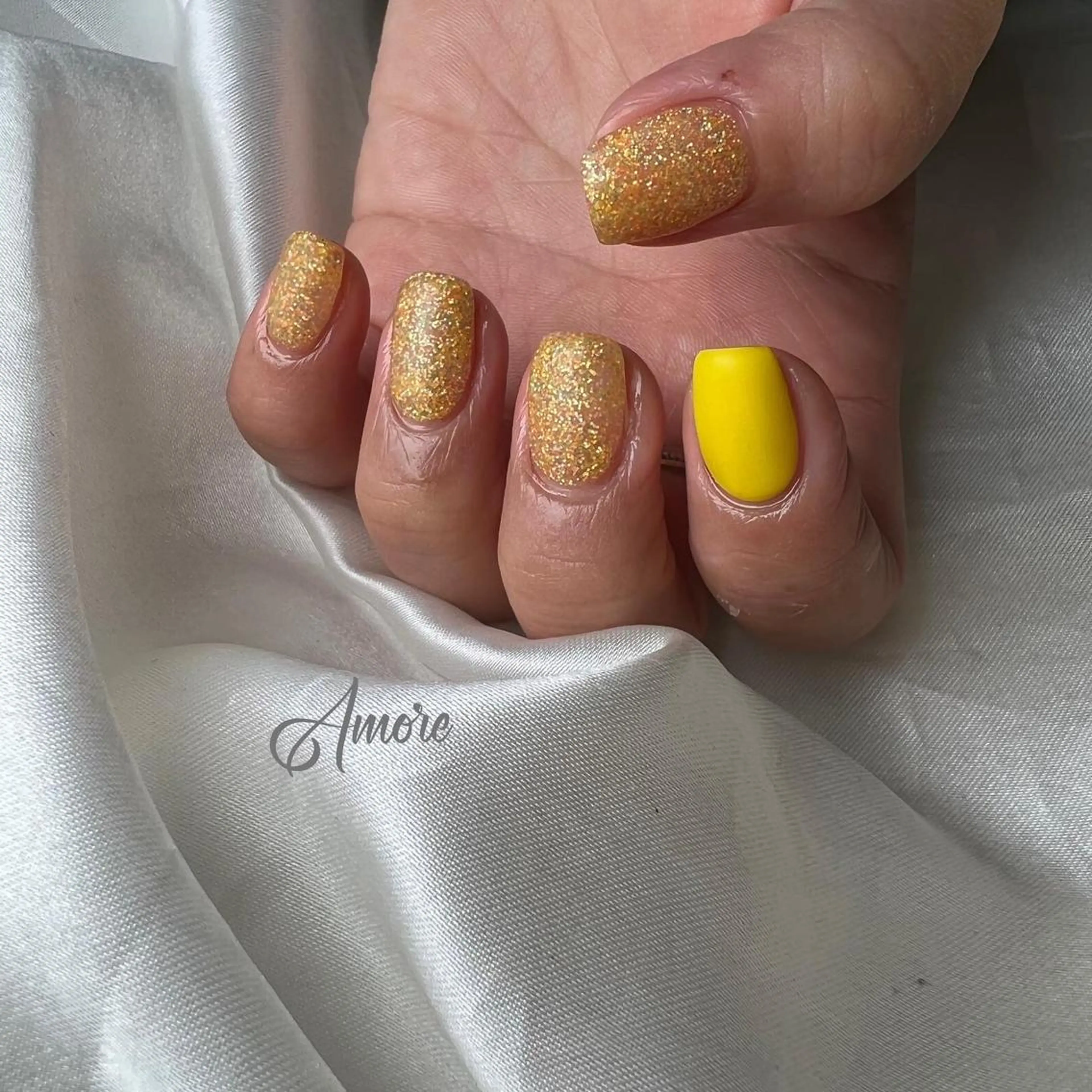 ネイル ジェルネイル 氷ネイル・うるうるネイル マグネットネイル ミラーネイル ニュアンスネイル You kyehwaのネイルデザイン