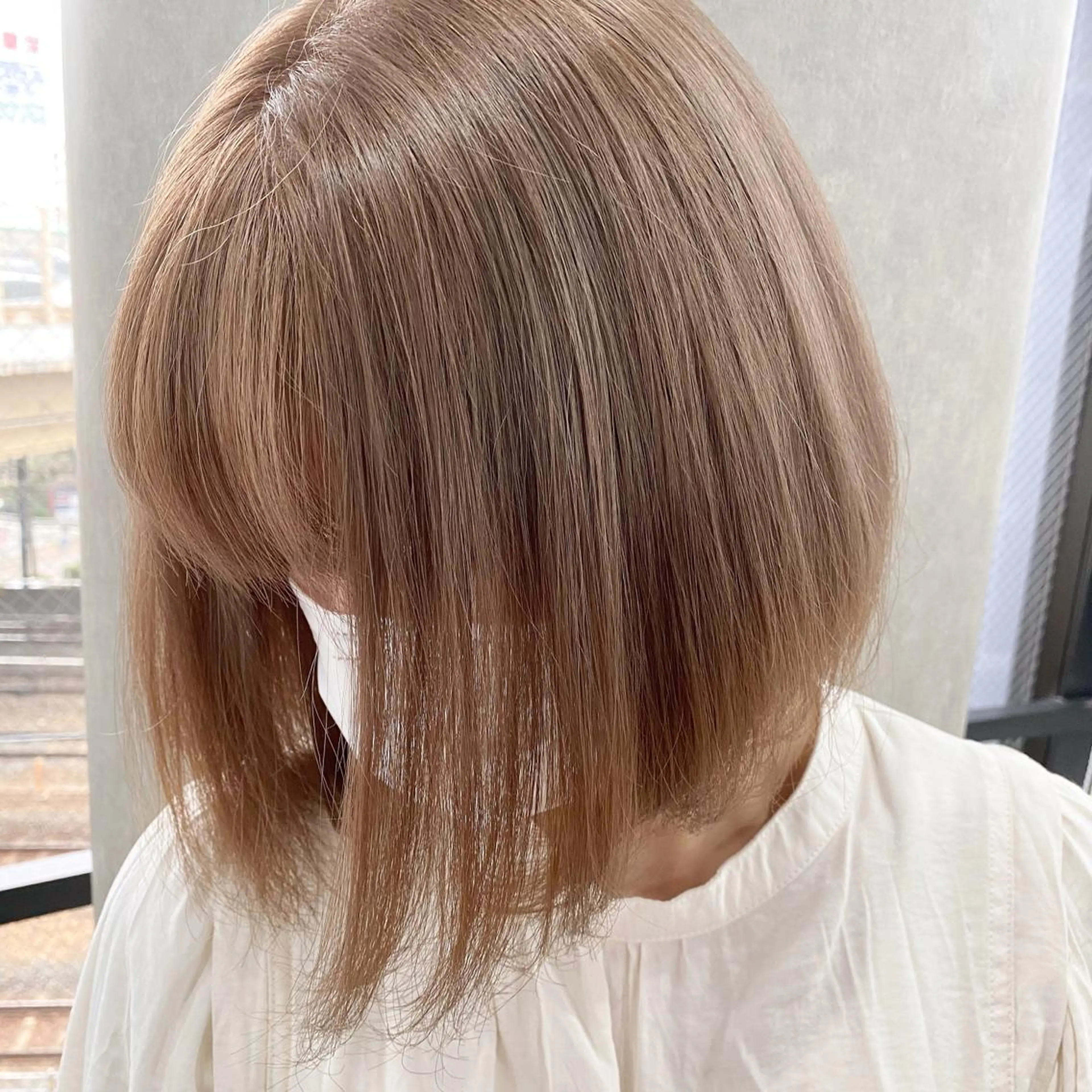 カラー ベージュカラー ミルクティーベージュ ハイトーンボブ /tasukuのヘアスタイル