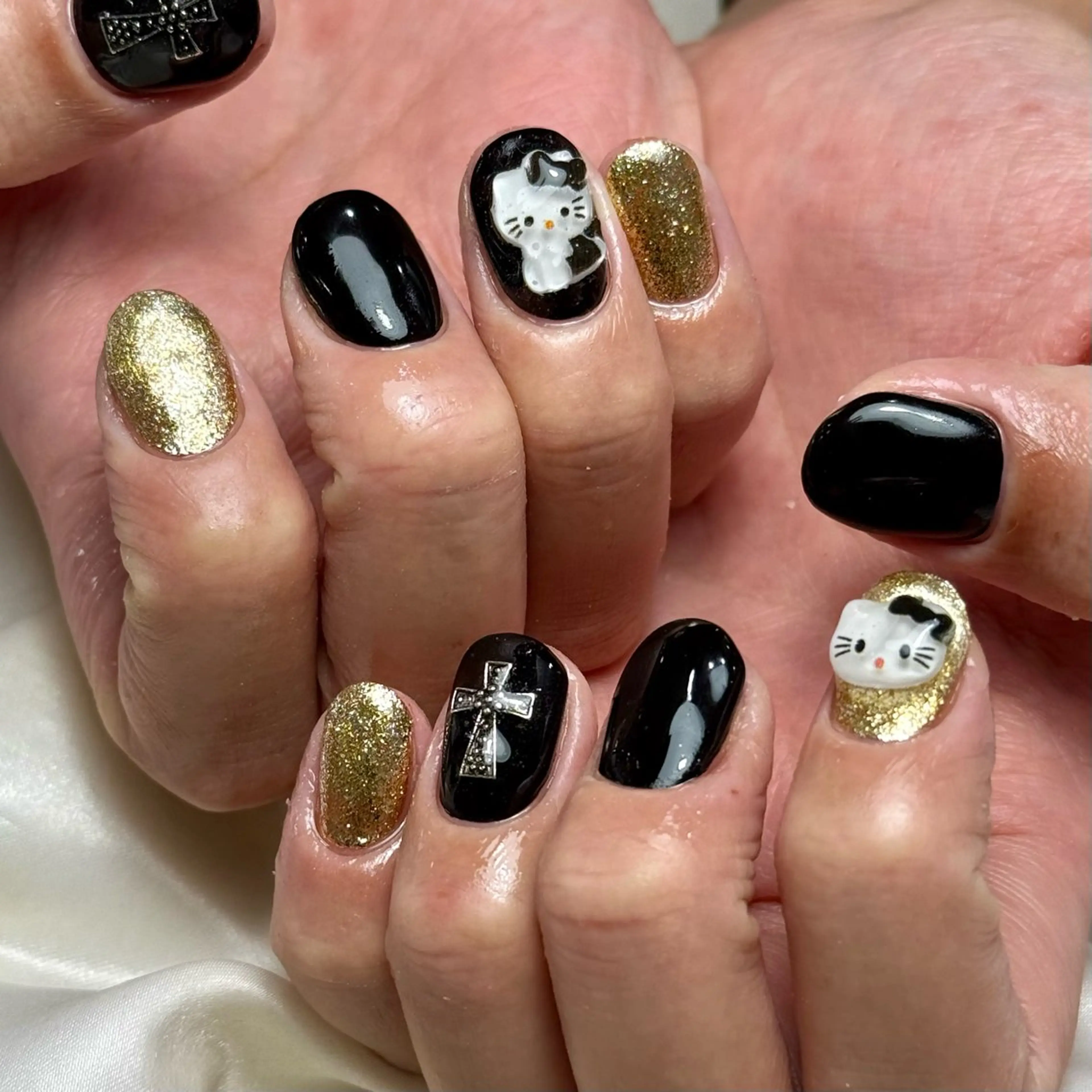 ネイル ゴールド Ray nail natsu🎀のネイルデザイン