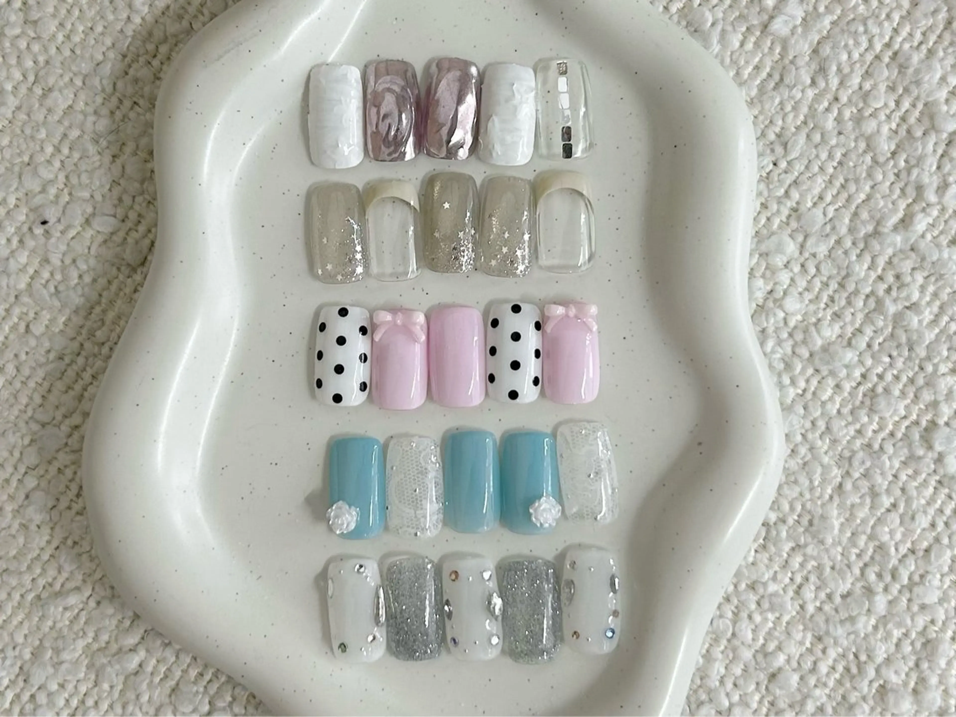 定額デザイントレンドネイル🖤の写真