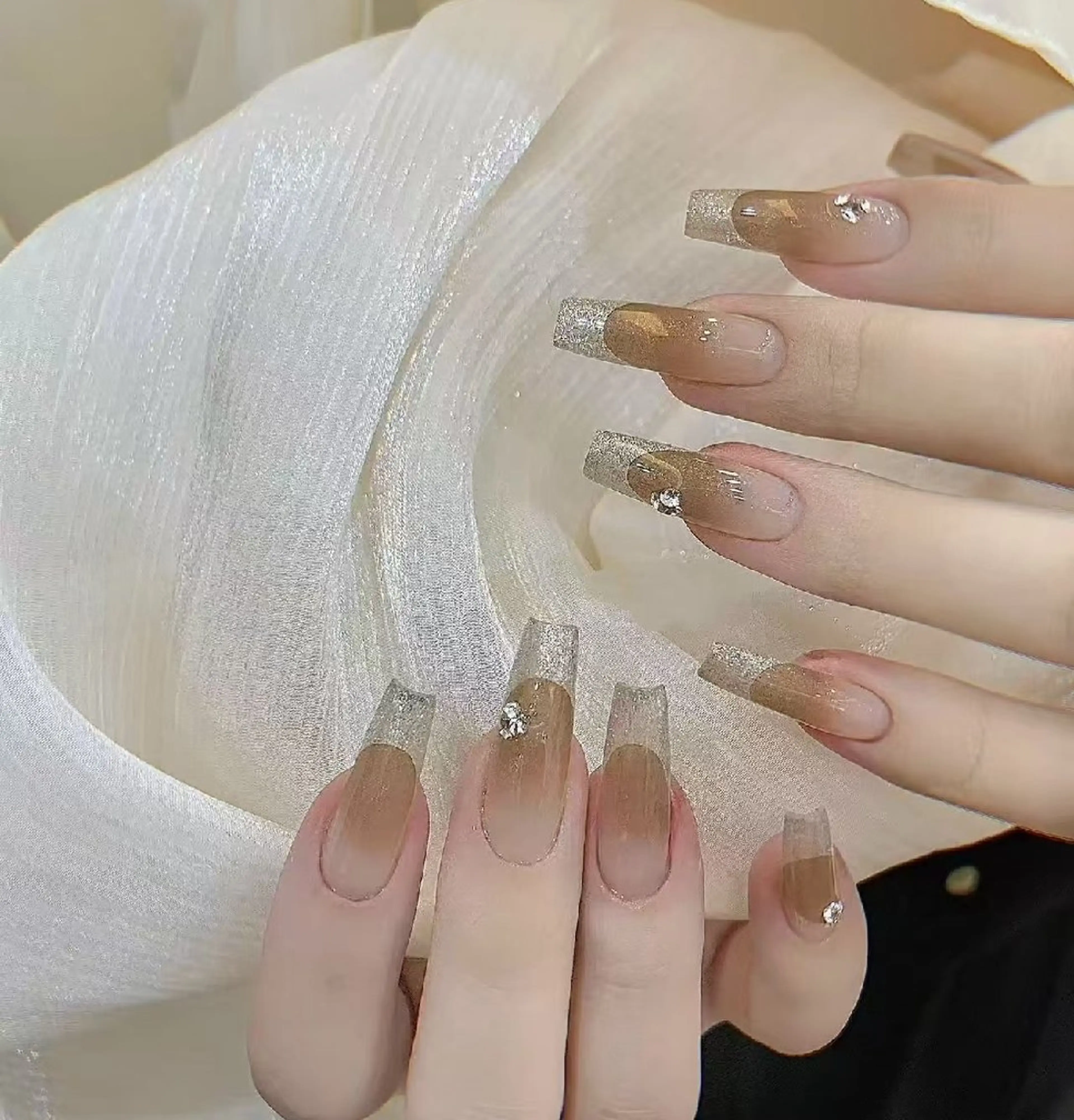 ネイル オーロラネイル フラワーネイル フットネイル フレンチネイル ジェルネイル ハンドネイル Oomiya 服部のネイルデザイン