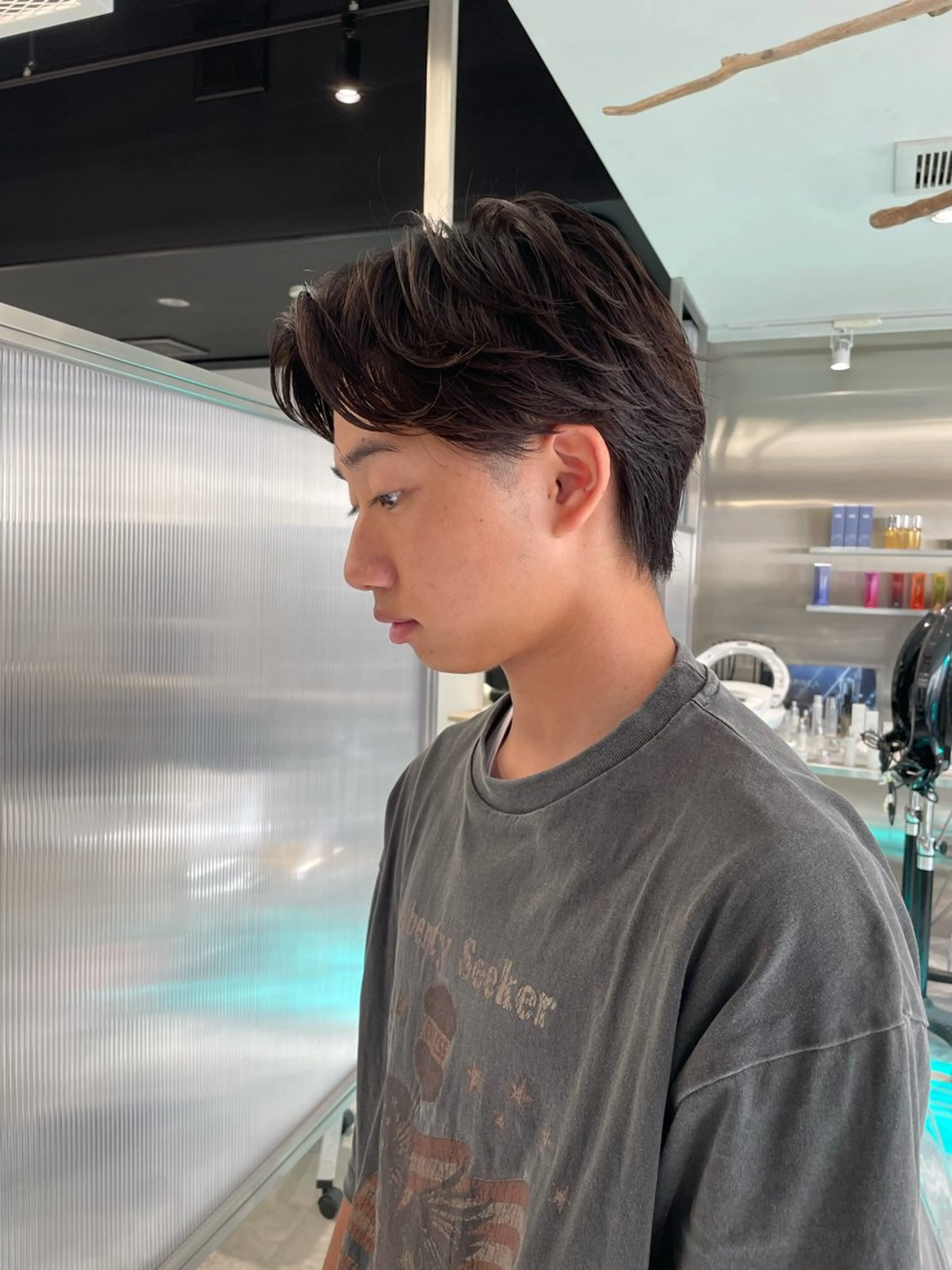 ショート パーマ メンズ メンズメッシュ メンズパーマ メンズツイストパーマ 波巻きパーマ スパイラルパーマ カット パーマ フェザーショート⚡️ REONのヘアスタイル
