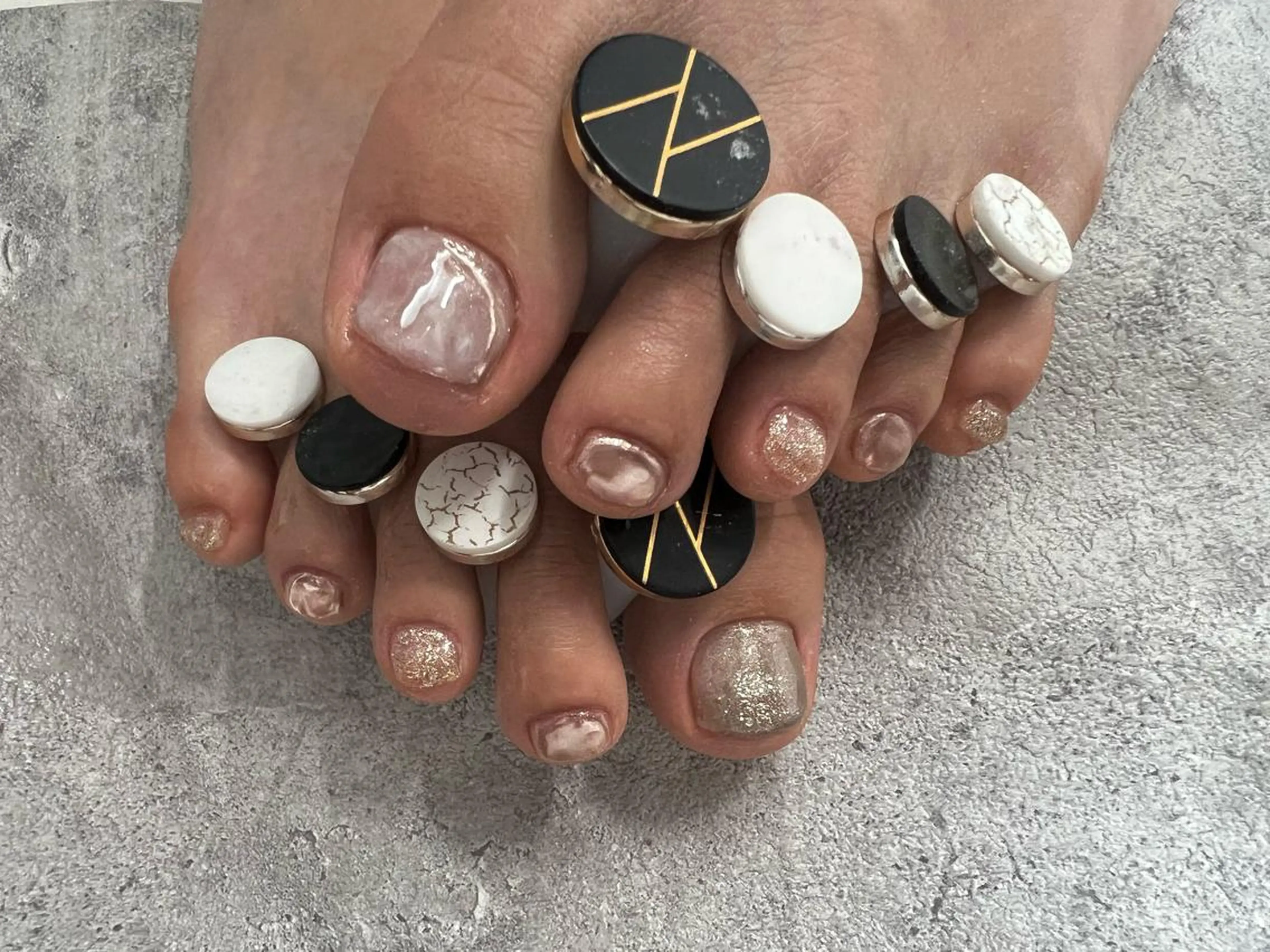 ネイル ニュアンスネイル フットネイル Ruana Nailのネイルデザイン