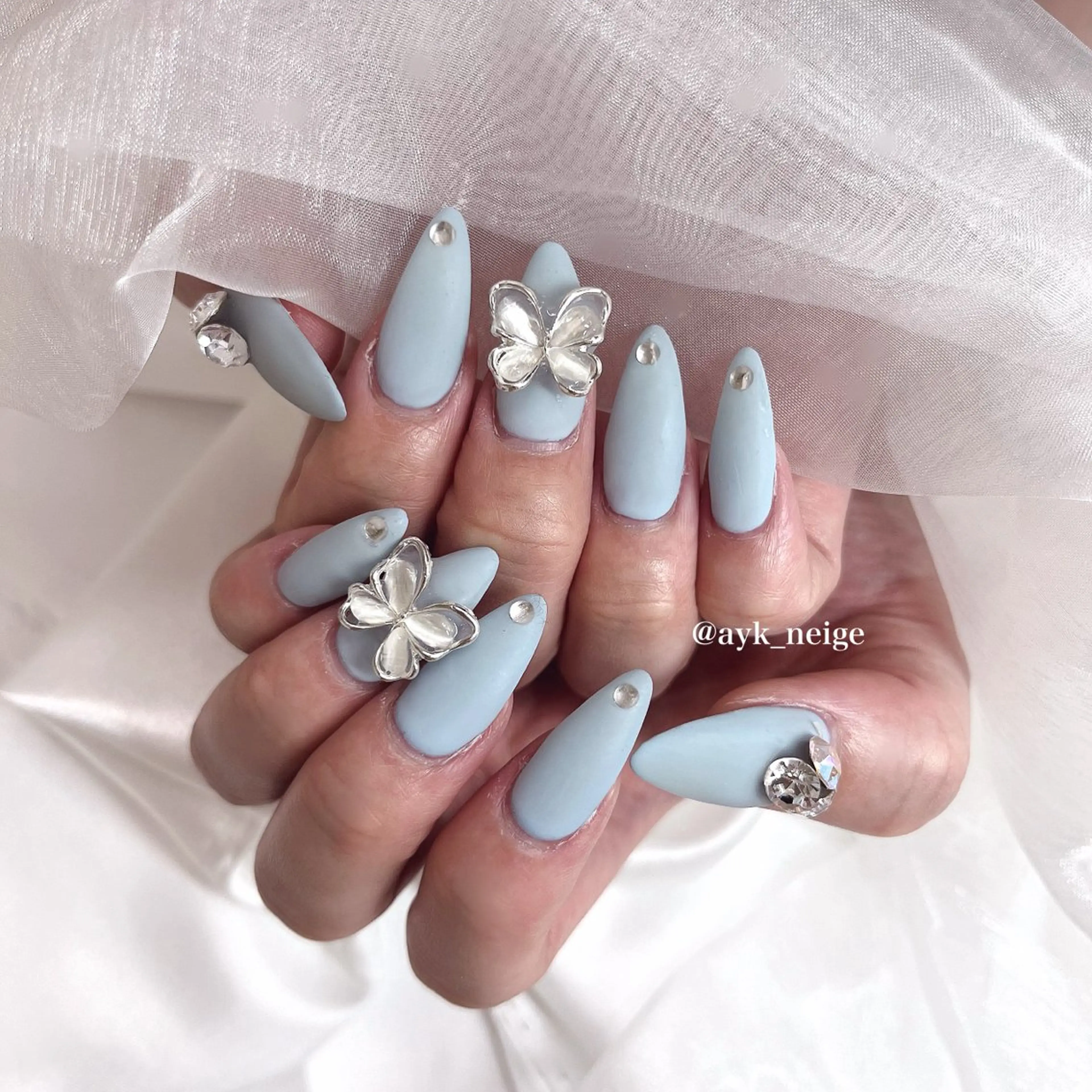 ネイル フットネイル フレンチネイル キラキラネイル 韓国ネイル マグネットネイル n'eige nail所属・大谷 綾香のネイルデザイン