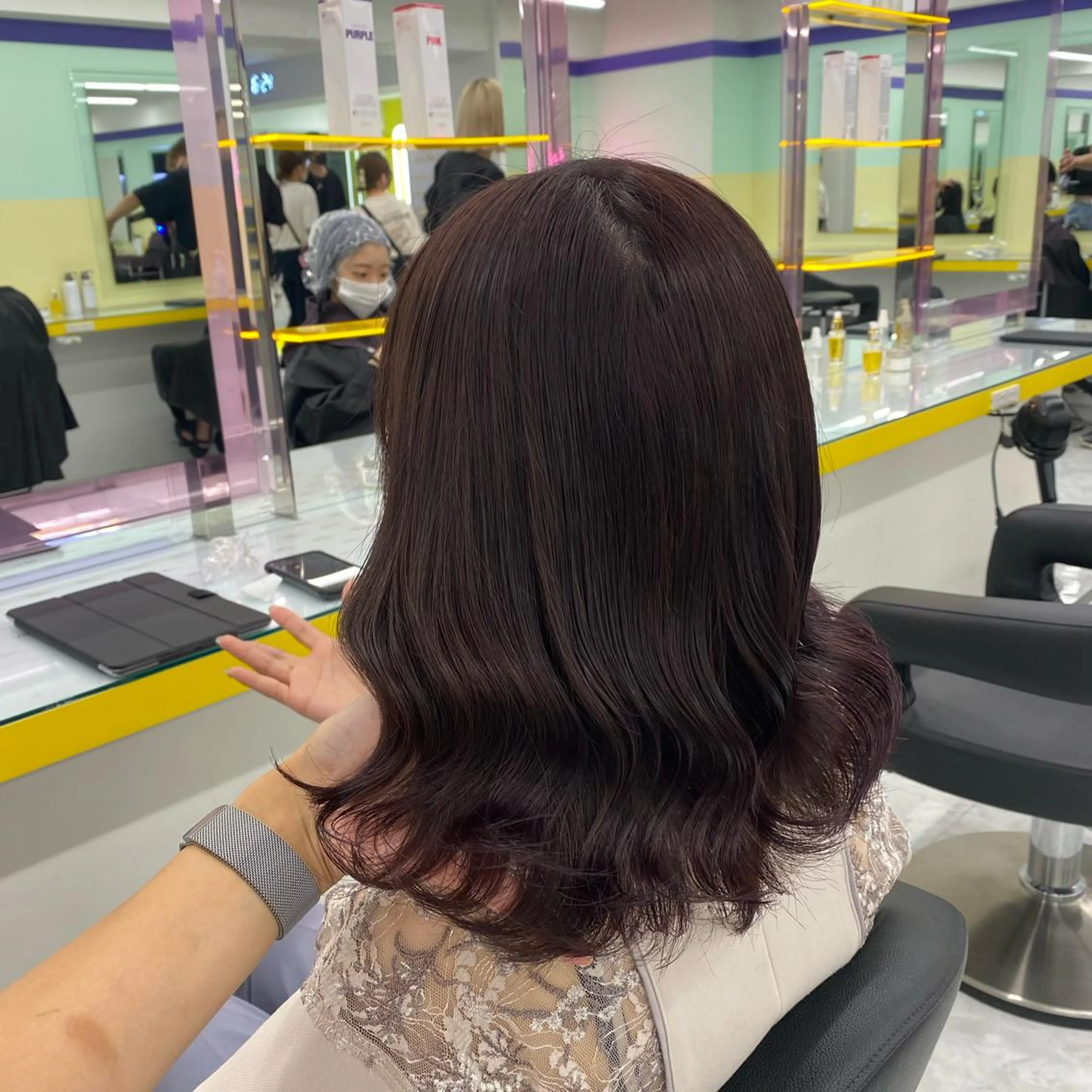 セミロング カラー ヘアアレンジ ヘアカラー トリートメント mai🍑暖色カラー /レイヤー💖のヘアスタイル