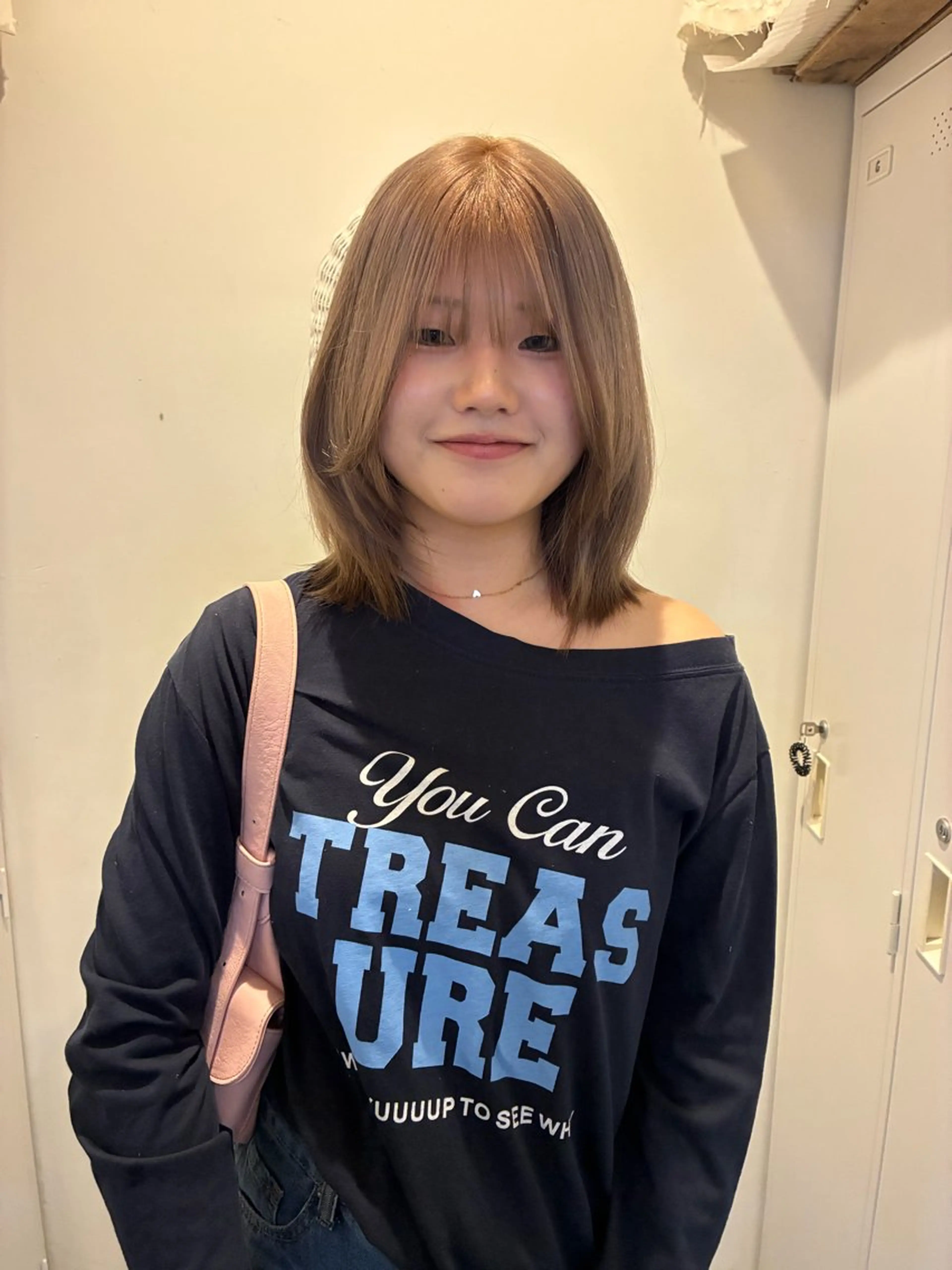 ショート ヘアカラー nacoハイトーン ベージュ🍒のヘアスタイル