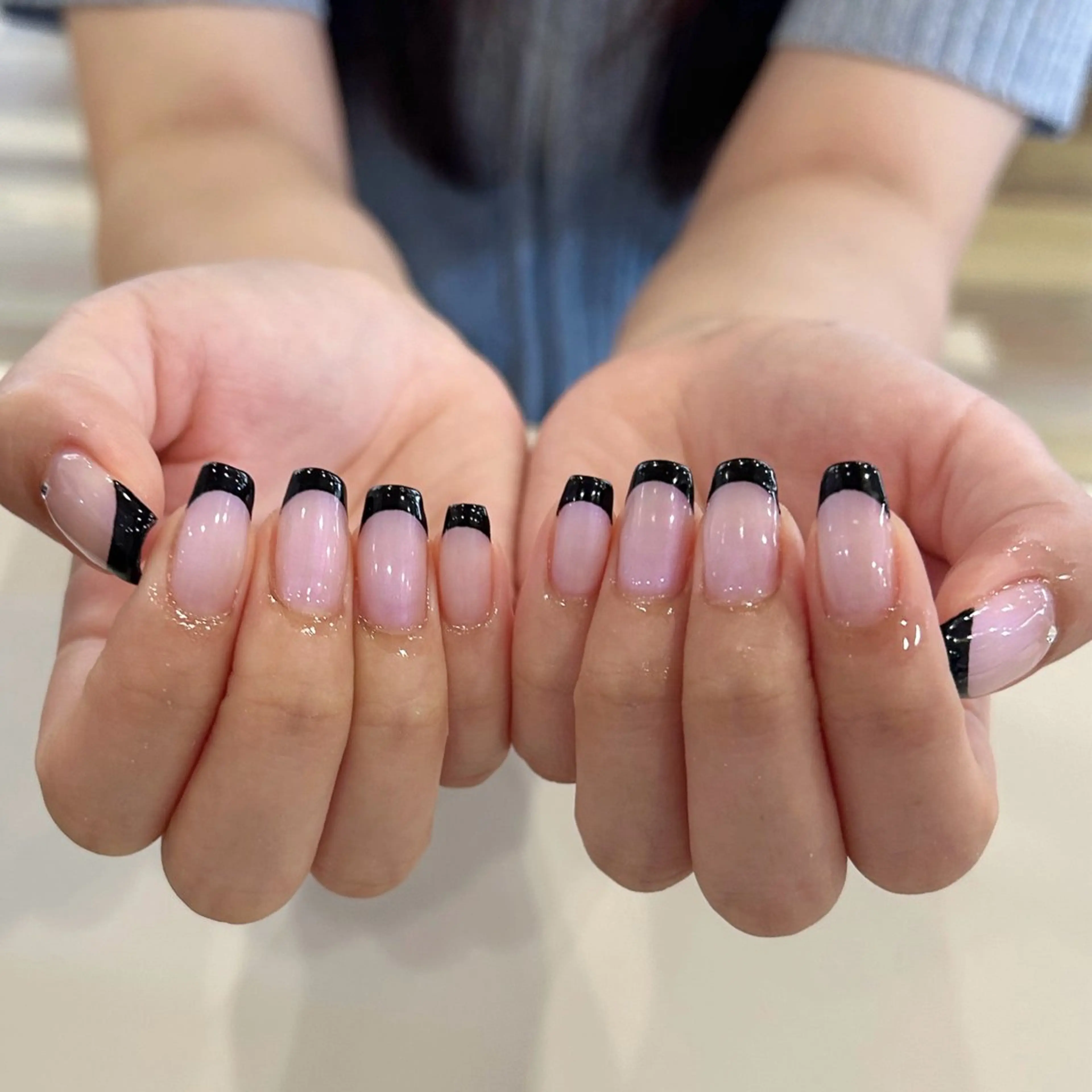 ネイル オーロラネイル 岡崎 佑香のネイルデザイン