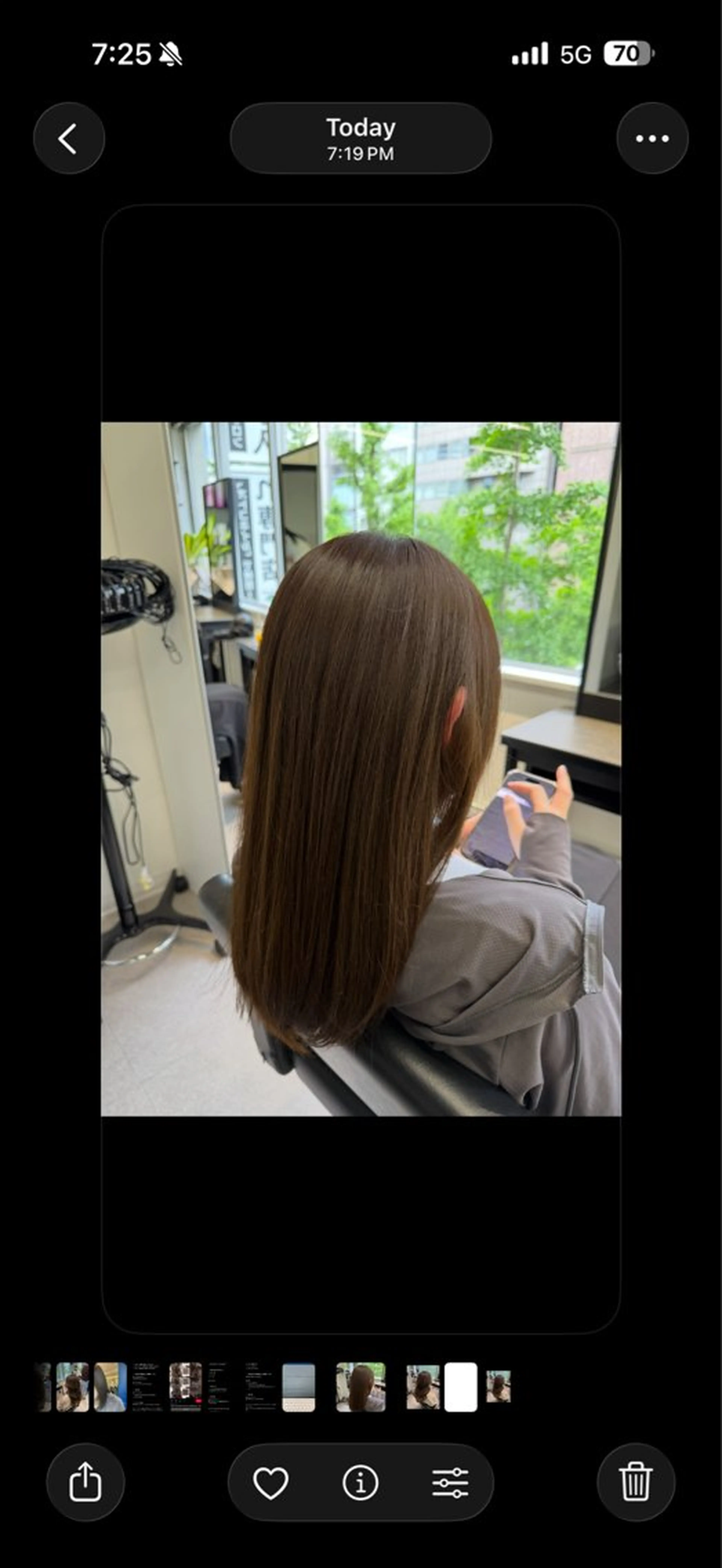 ロング カラー ベージュカラー オリーブベージュ ヘアカラー 山添 鈴花のヘアスタイル