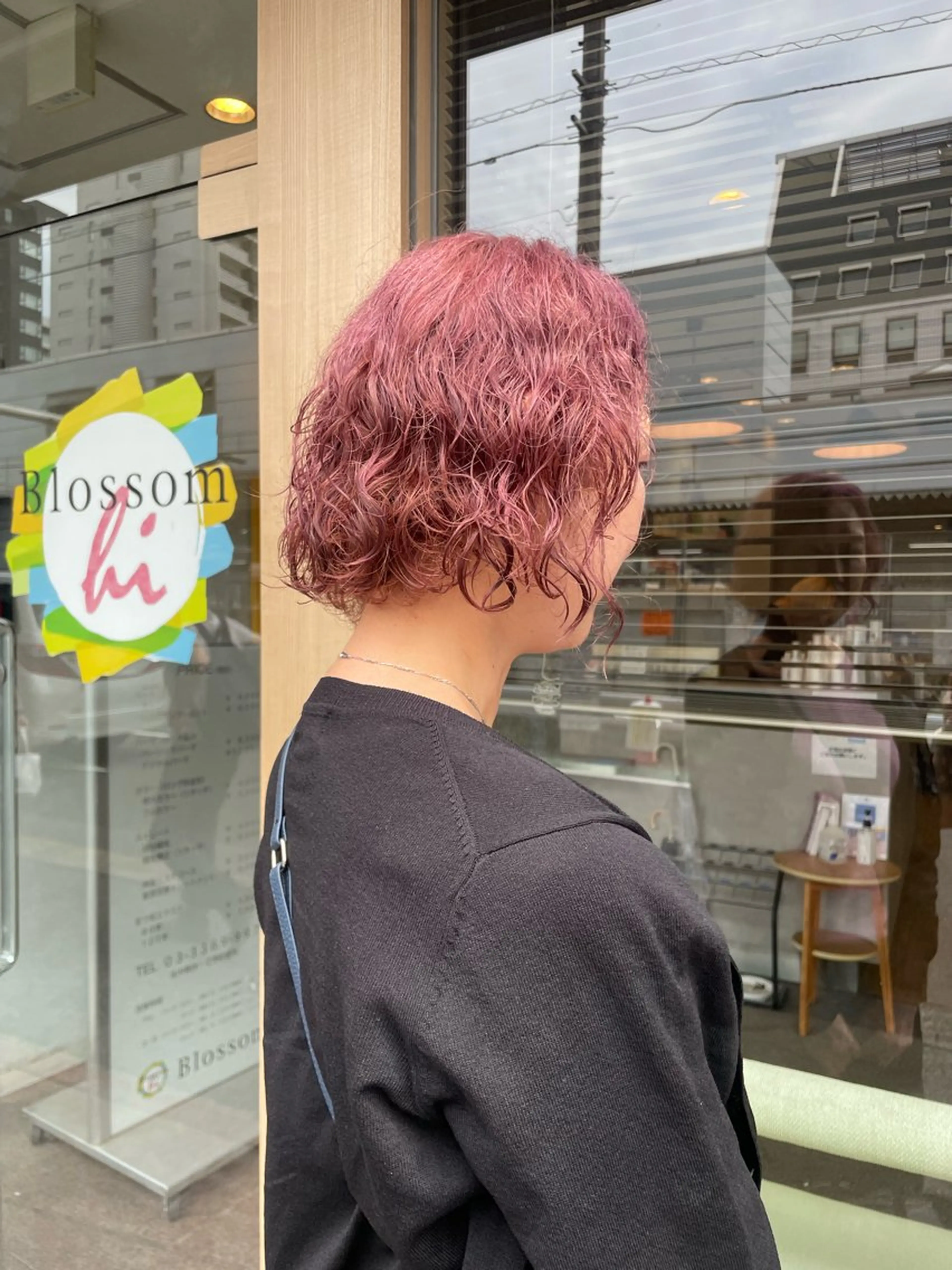 ショート カラー ブリーチ ピンクカラー くせ毛 髪質改善/Bloss om🌷高橋沙衣のヘアスタイル