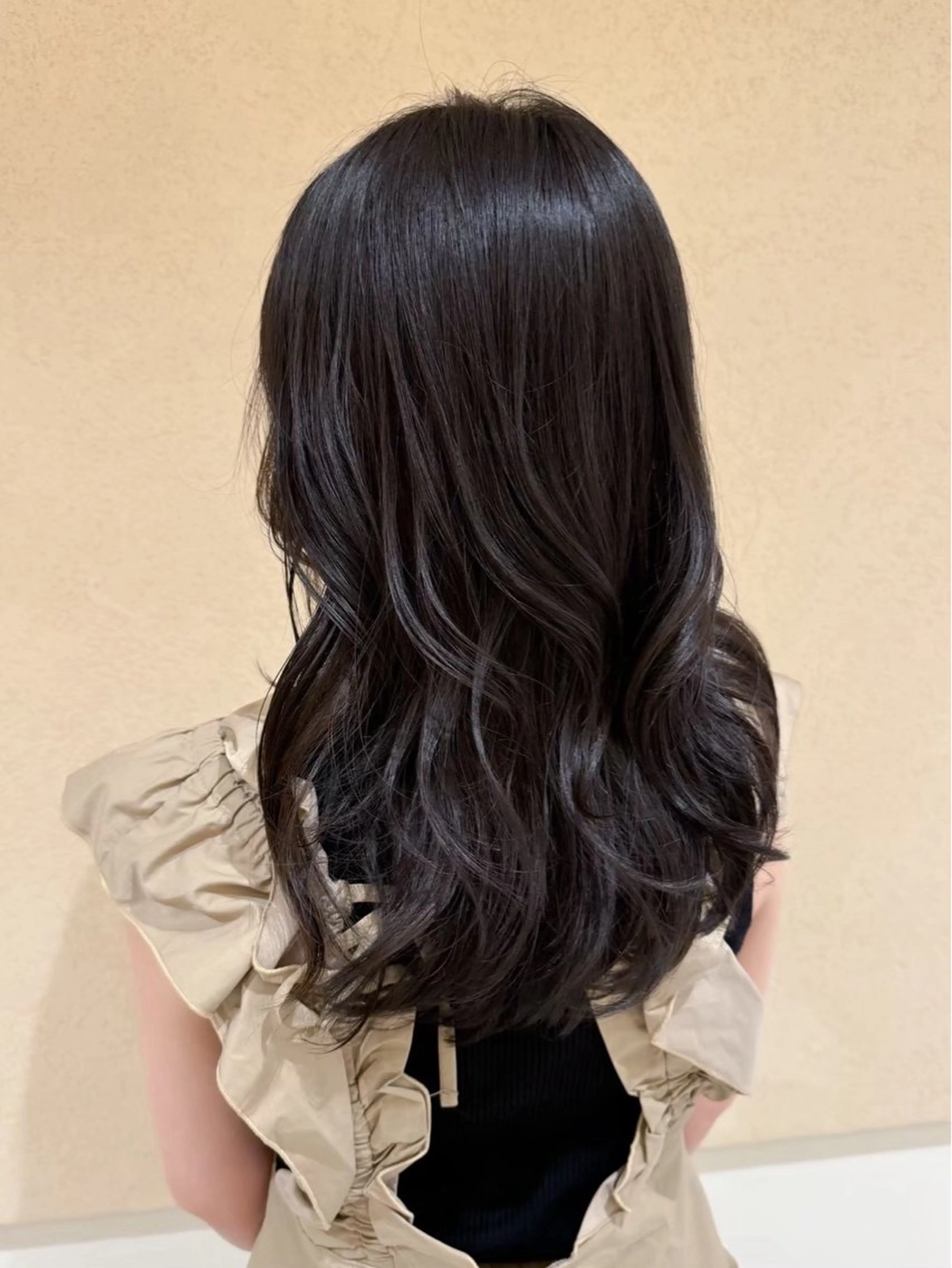 セミロング AIKA／ 新宿のヘアスタイル