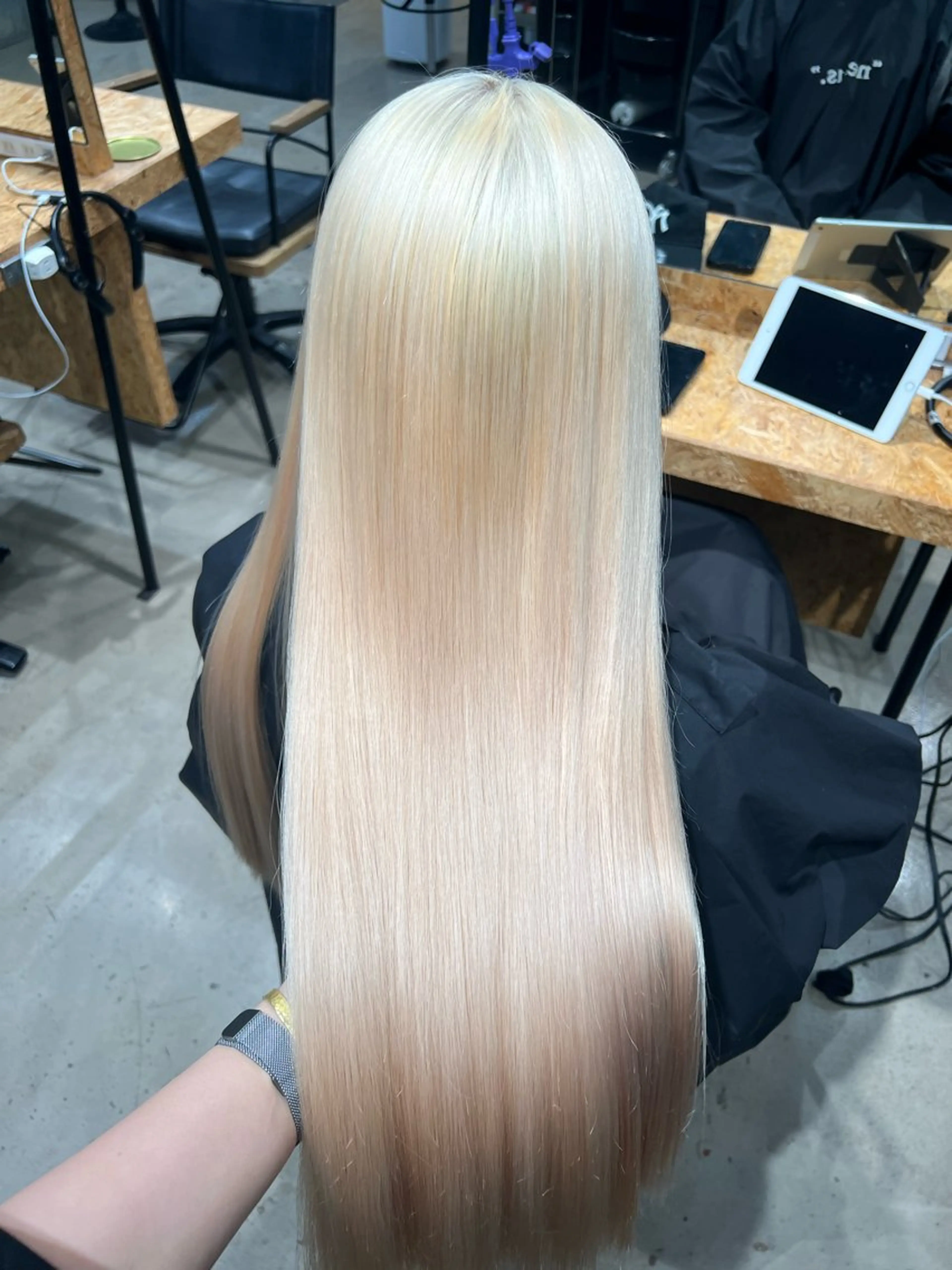 カラー はなえ/ブリーチ/複 雑履歴修正のヘアスタイル