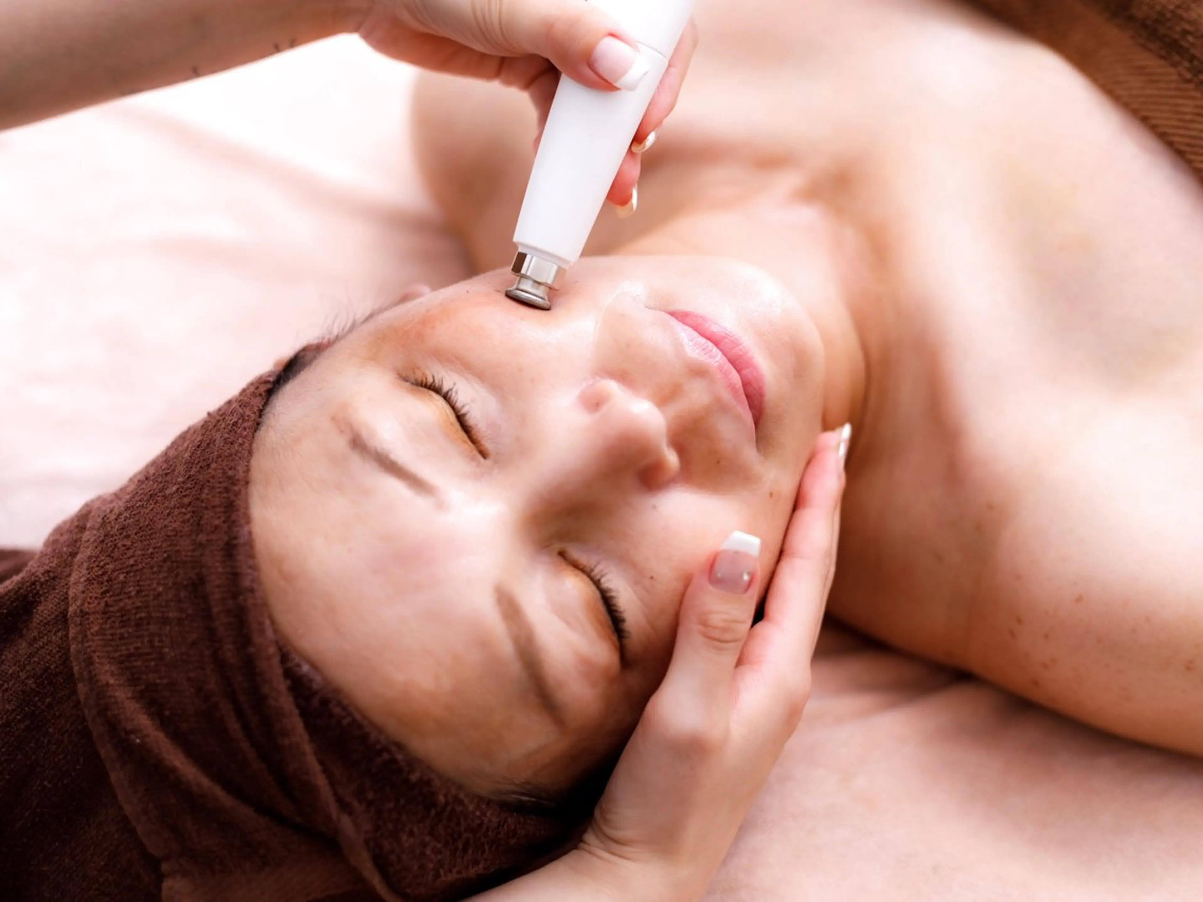 （陶器肌/ニキビケア）毛穴角質ピーリングコースの写真