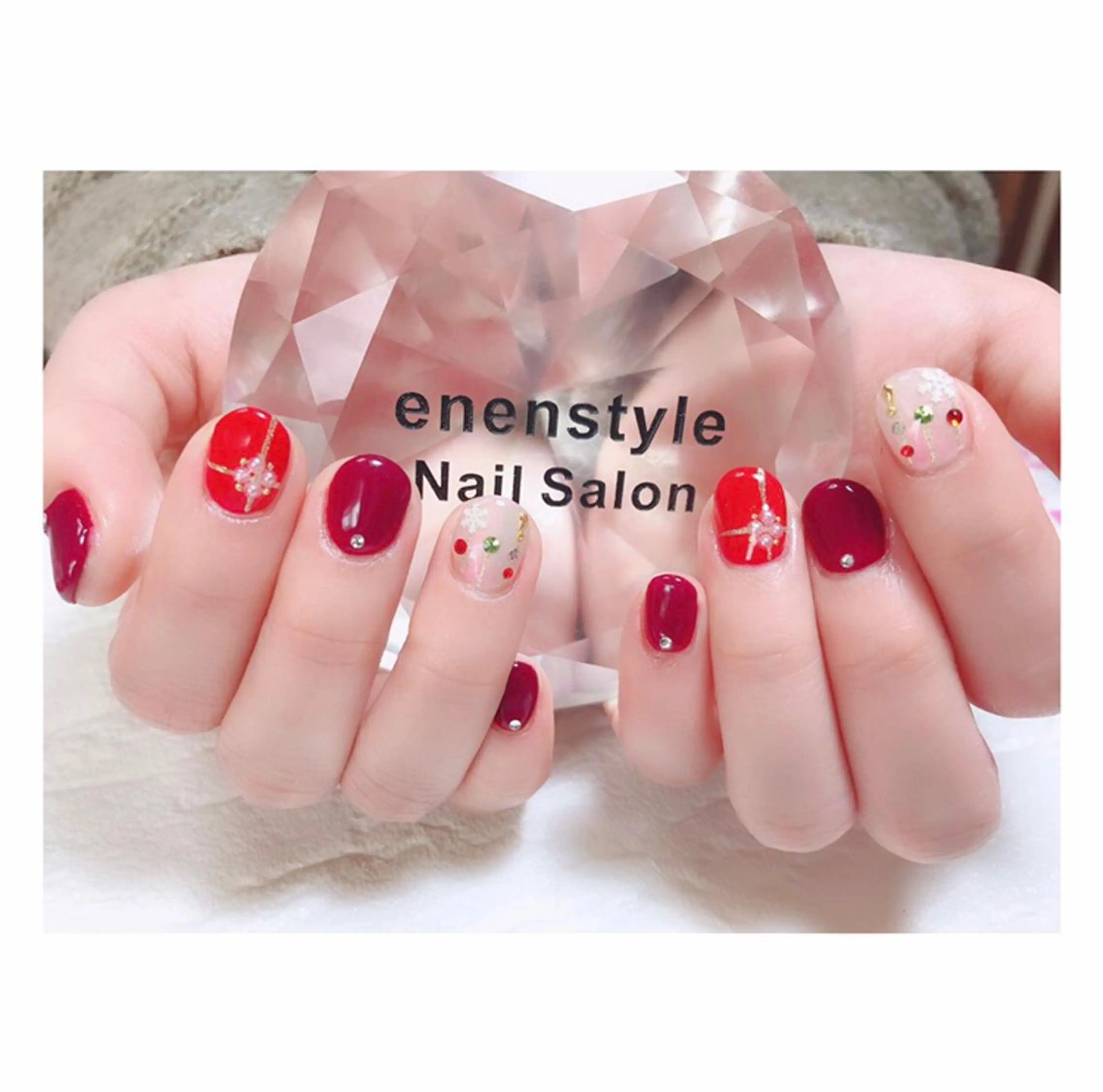 ショート ネイル クリスマス ジェルネイル ニュアンスネイル オフィスネイル ワンカラーネイル ハンドネイル 👑enen style👑のネイルデザイン