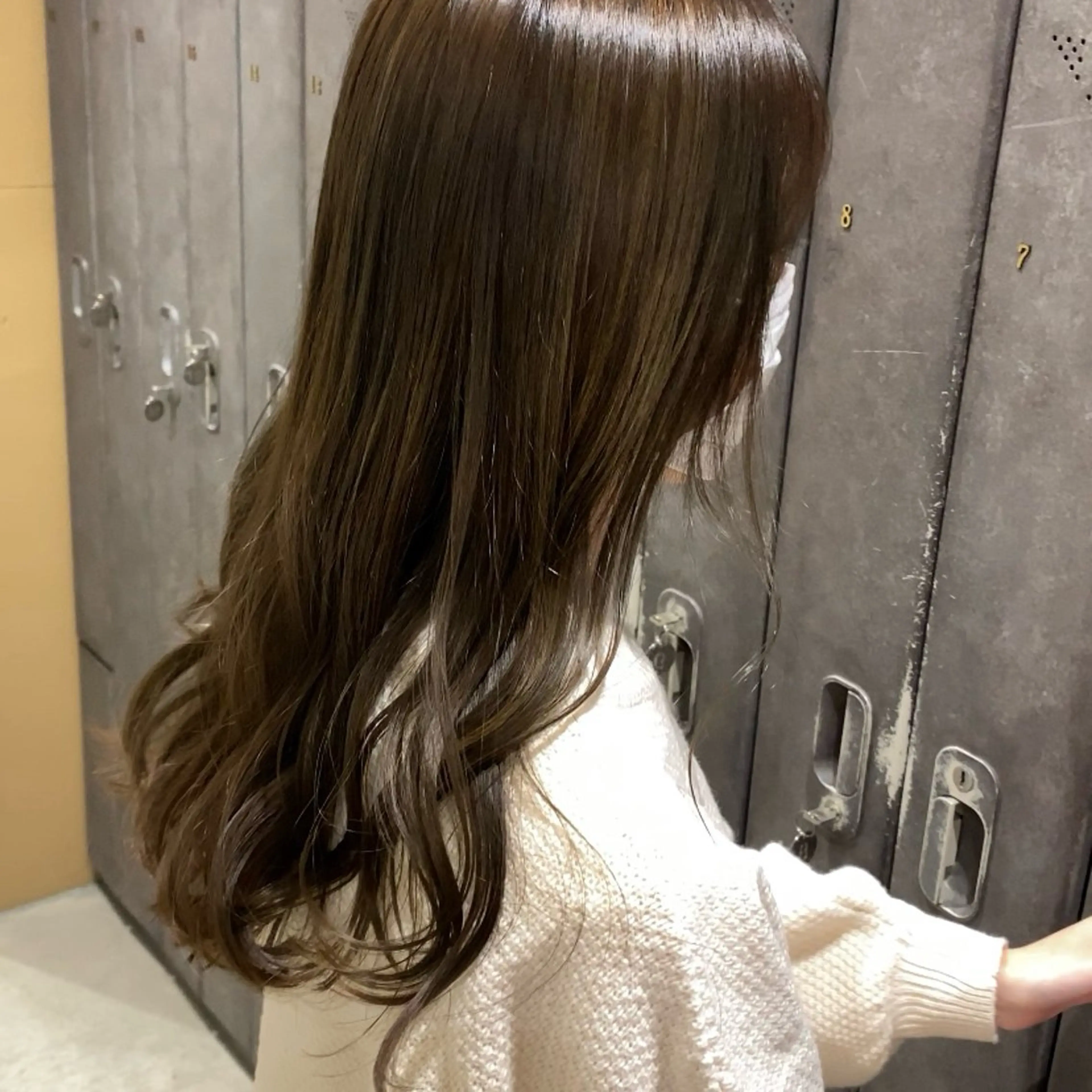 ロング カラー ベージュカラー ブリーチ 透明感カラー ブリーチなしカラー オリーブベージュ nana/ボブ/ レイヤー/梅田のヘアスタイル