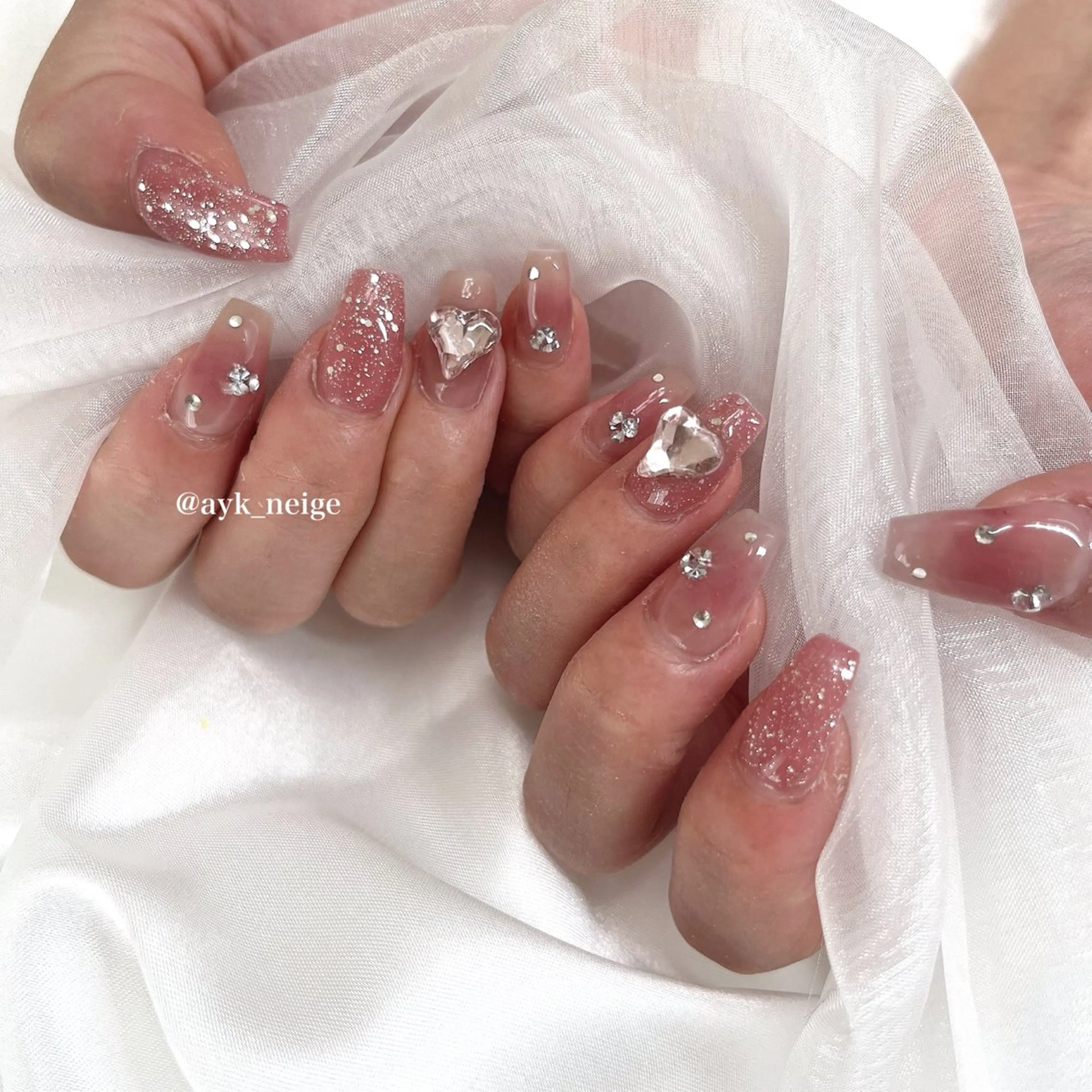 ネイル フットネイル フレンチネイル キラキラネイル 韓国ネイル マグネットネイル n'eige nail所属・大谷 綾香のネイルデザイン