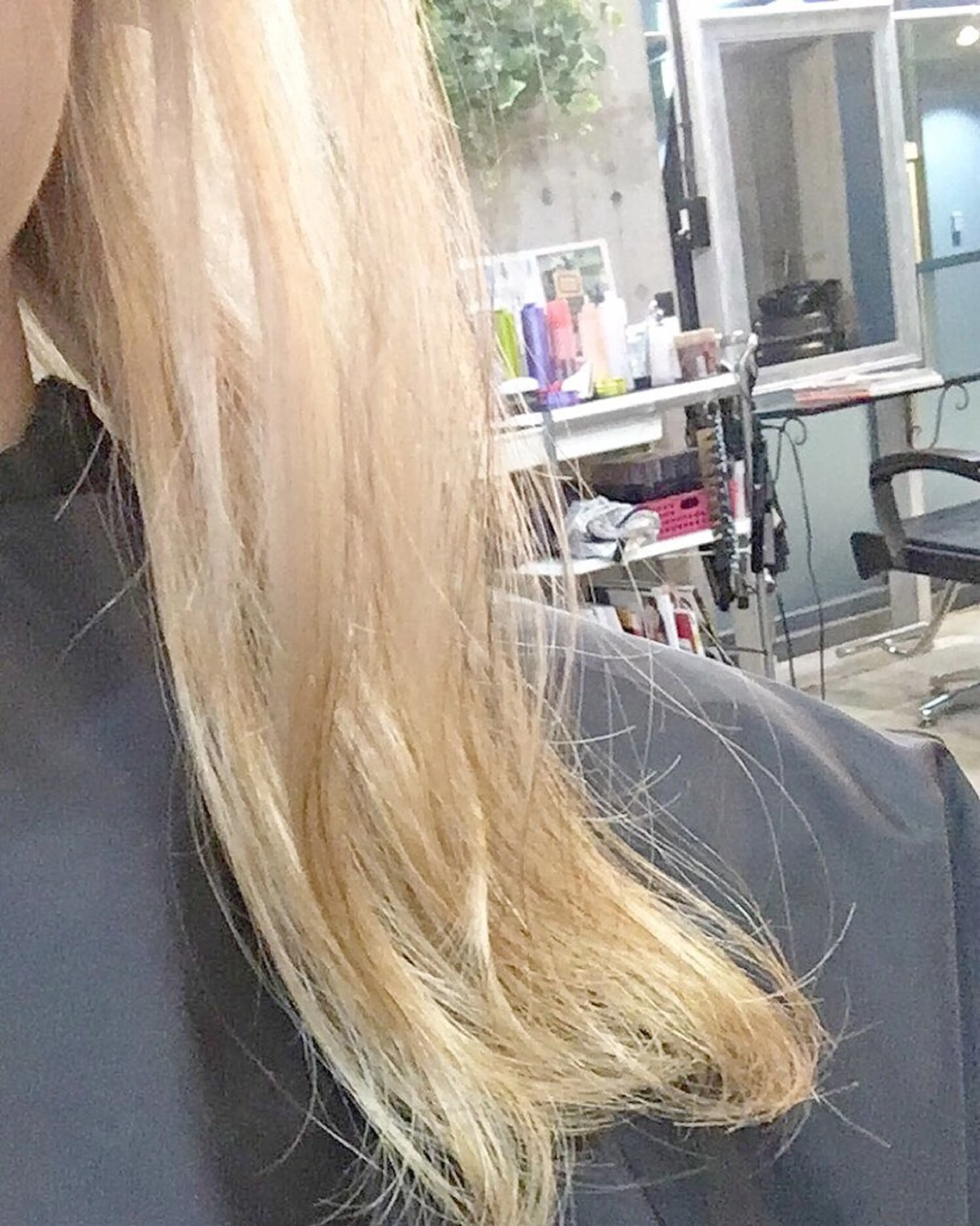 セミロング カット ヘアカラー トリートメント 【艶髪　縮毛矯正】 松原　勇気のヘアスタイル