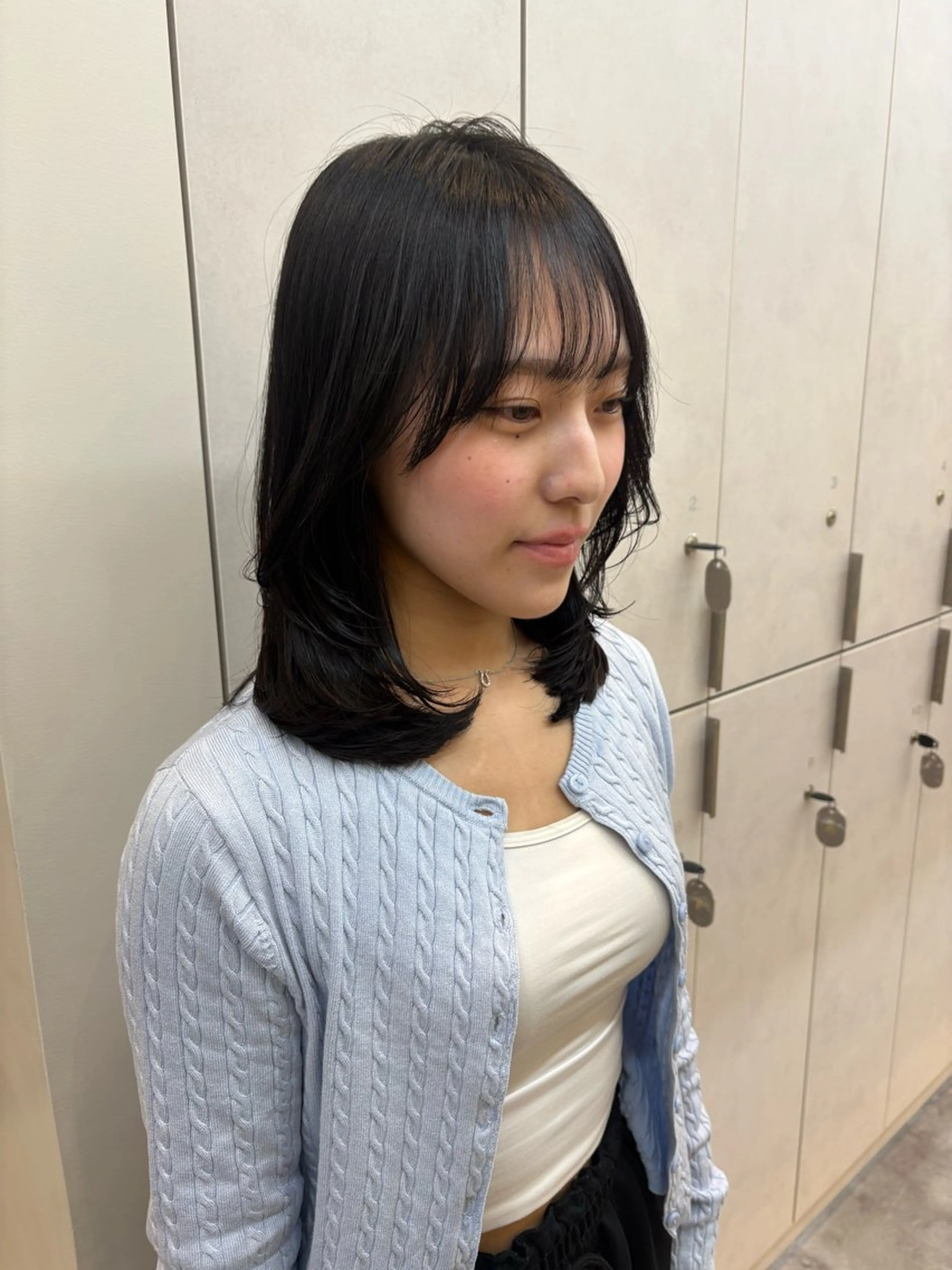 ミディアム レイヤー/ウルフ/ 縮毛矯正/照井友梨のヘアスタイル