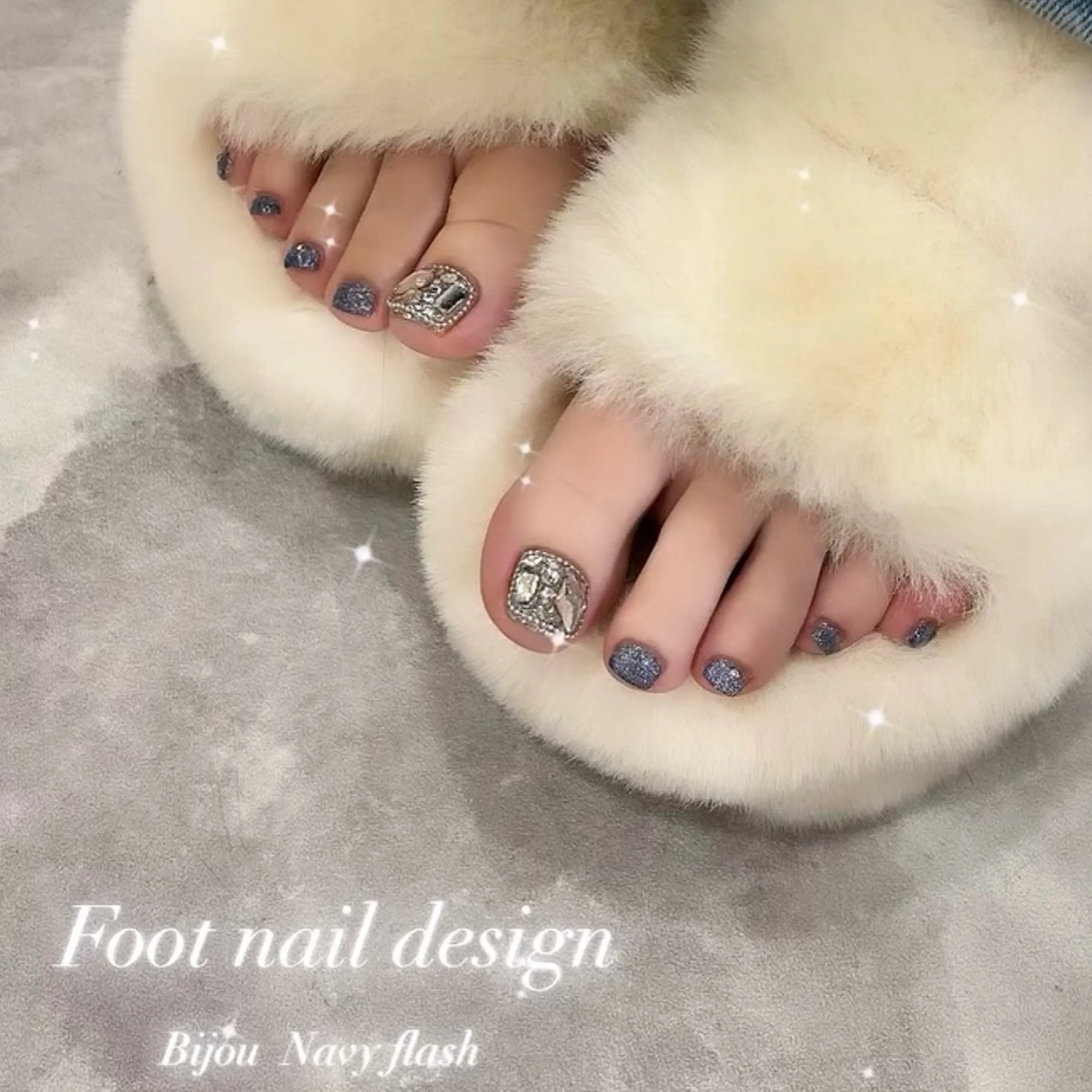 ネイル フラッシュネイル フラッシュマグ フットネイル ネイビー フットネイル 🤍Earth笛吹 𝑴𝒂𝒏𝒂🤍のネイルデザイン