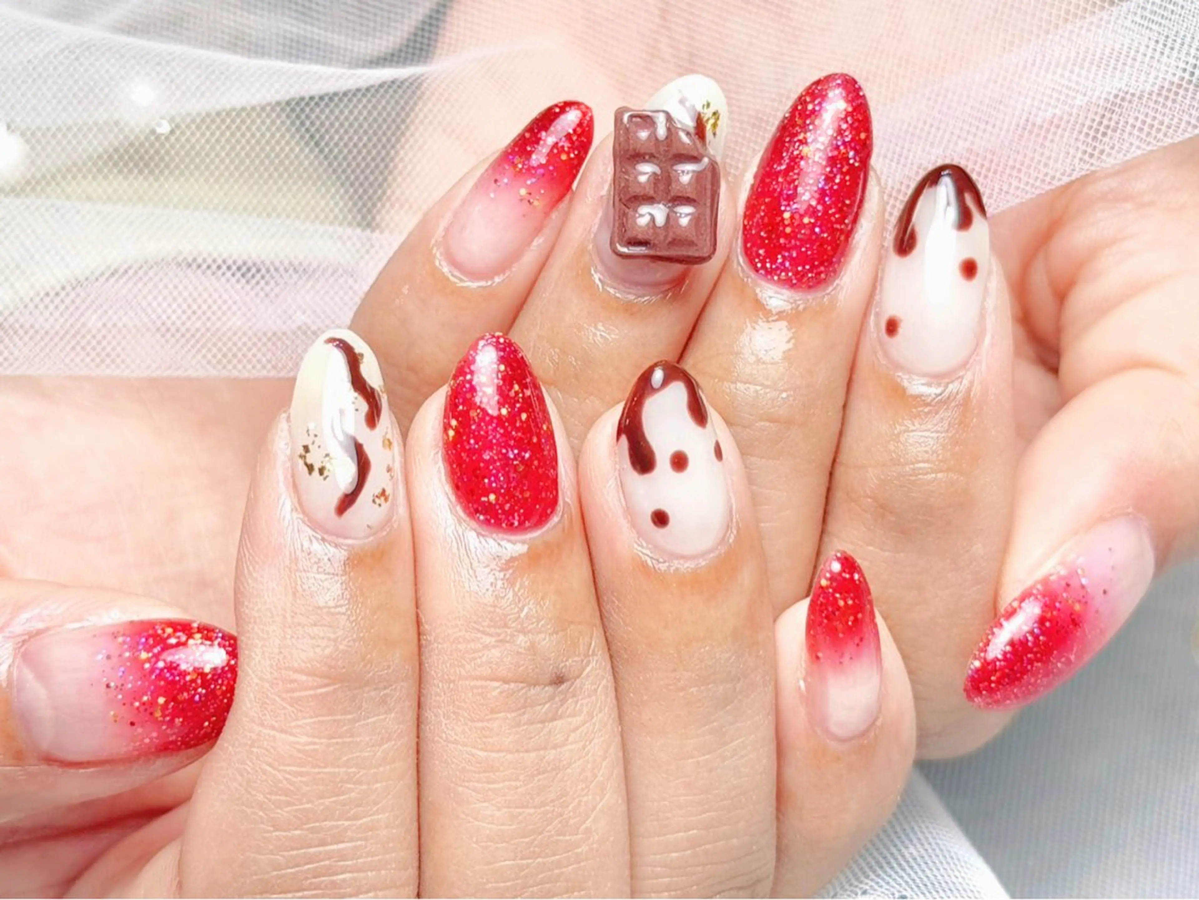 ネイル ハンドネイル マジック ミラーのネイルデザイン