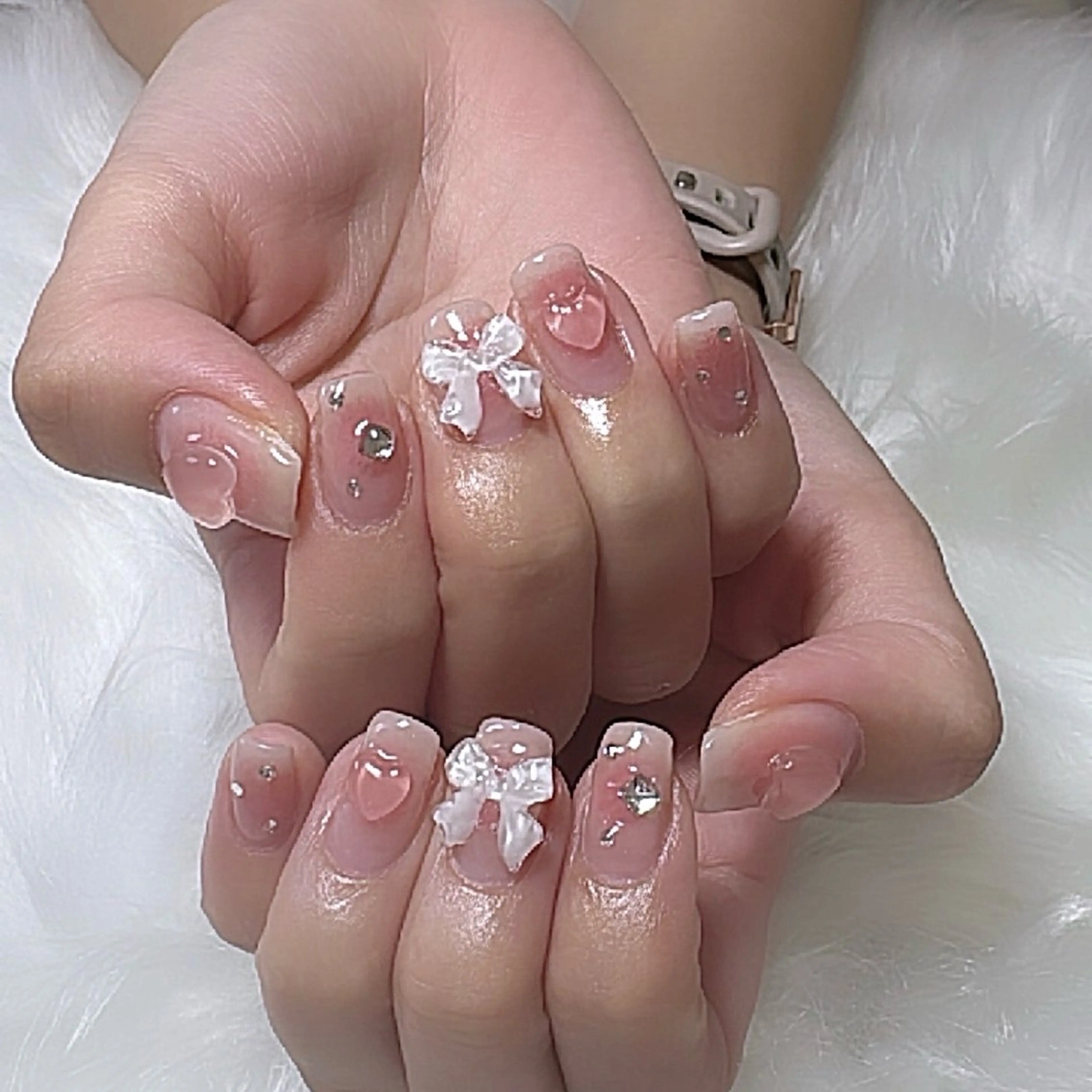 ネイル シュシュ 🎀 girly nailのネイルデザイン