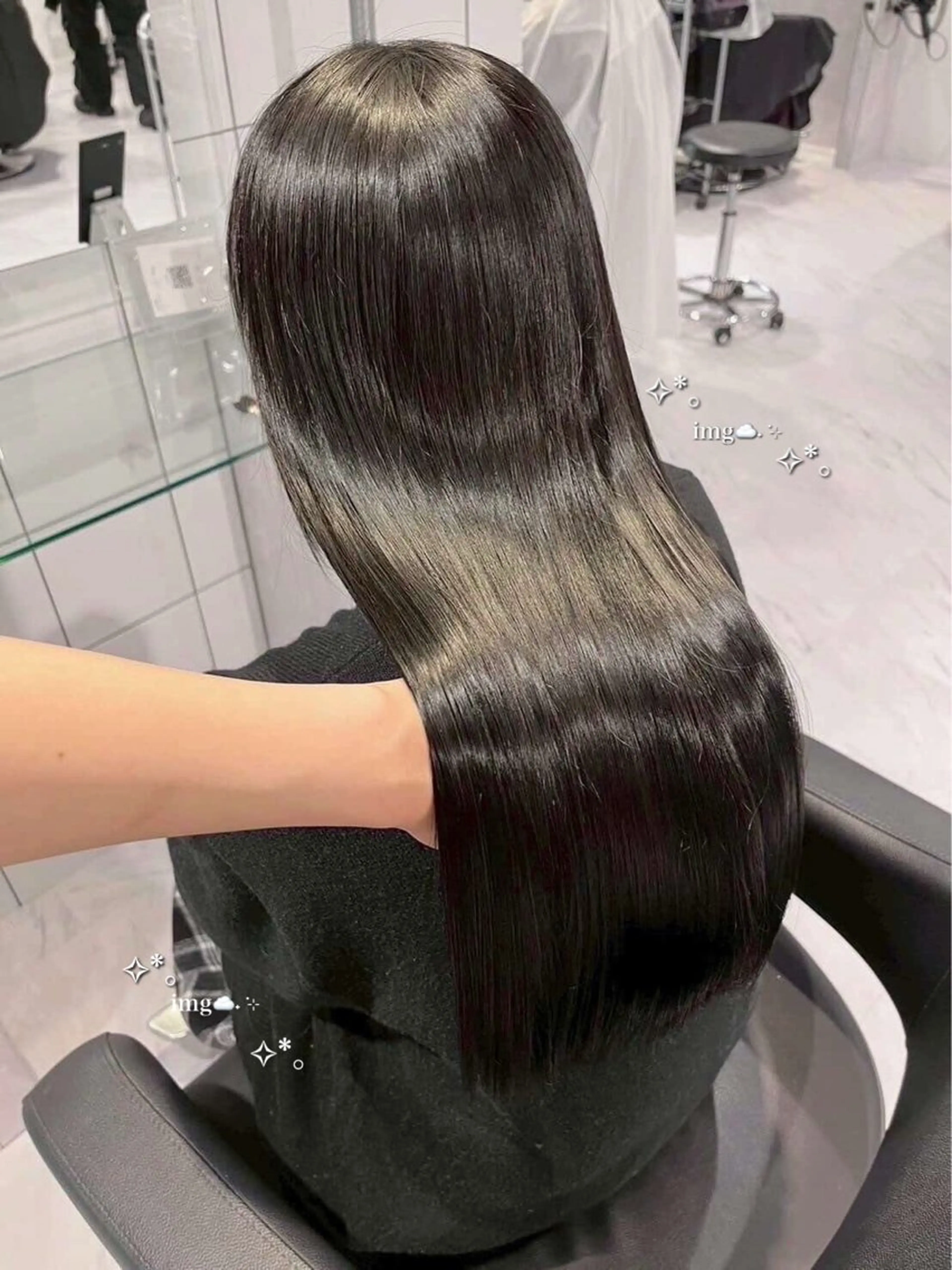 ロング トリートメント 透け感カラー/ カホ🍨のヘアスタイル