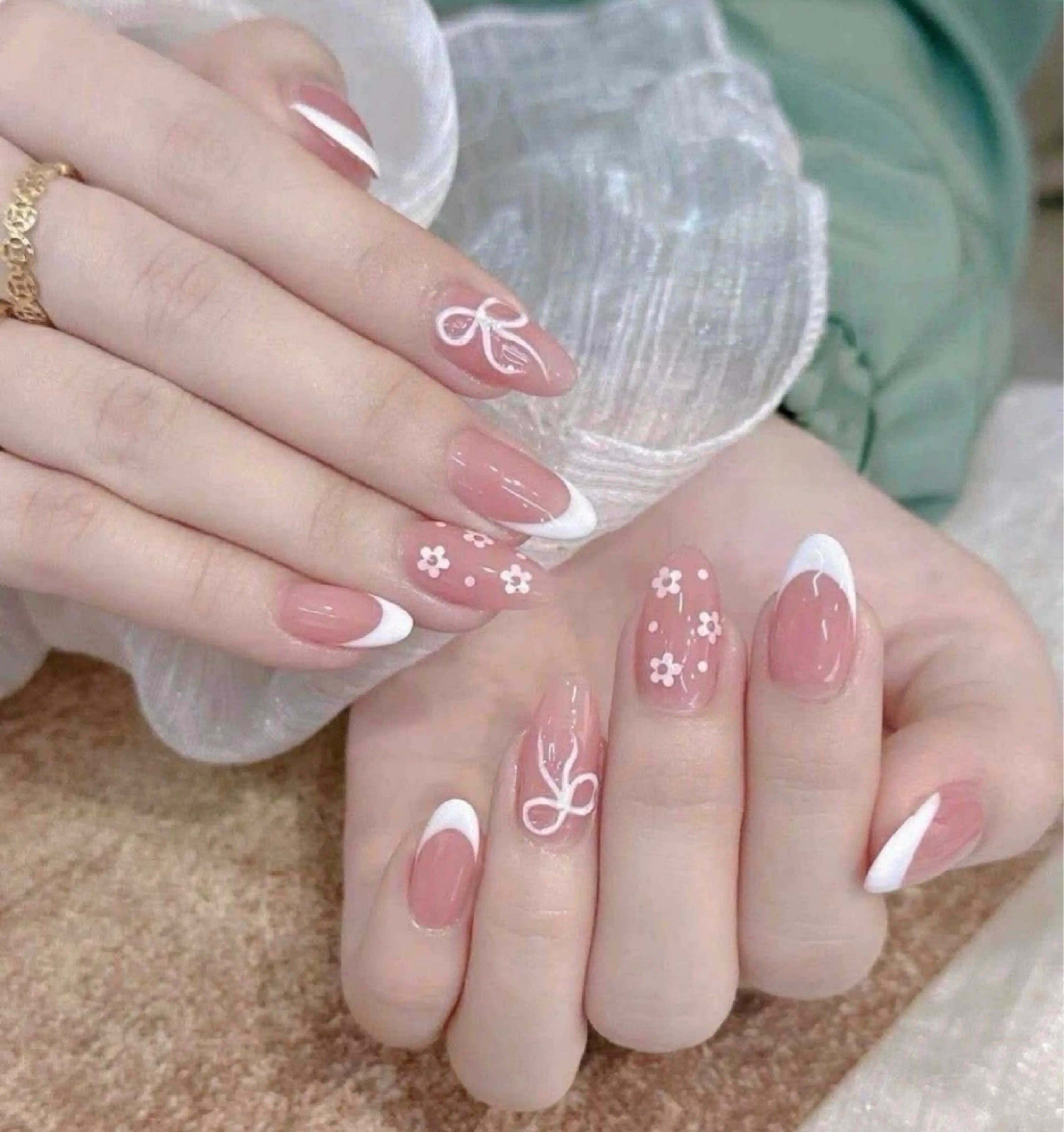 ネイル チークネイル フレンチネイル グラデーション 韓国ネイル マグネットネイル ハンドネイル JIN 168 新大久保のネイルデザイン