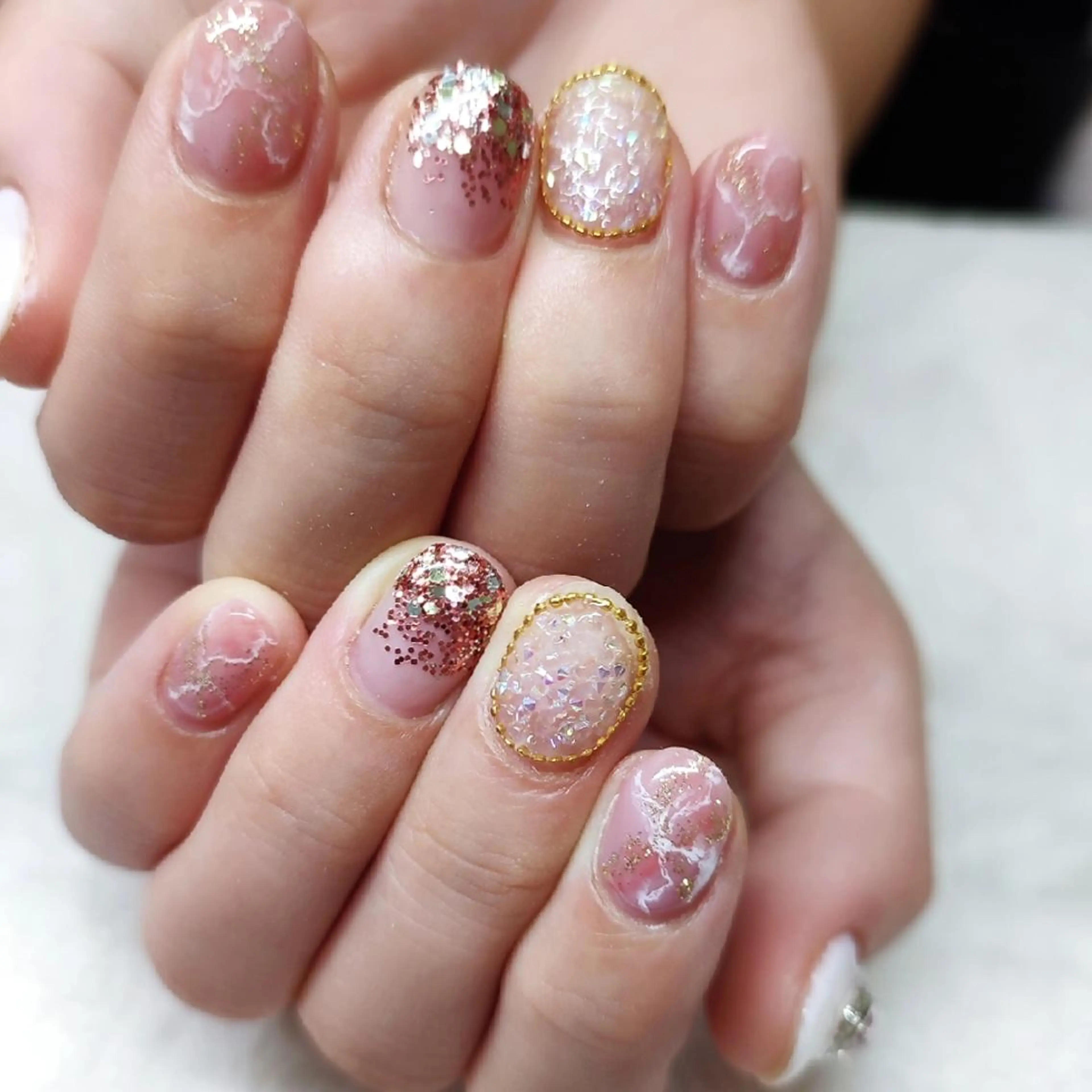 ネイル ハンドネイル RUNWAY 　　の眉毛・アイブロウイメージ